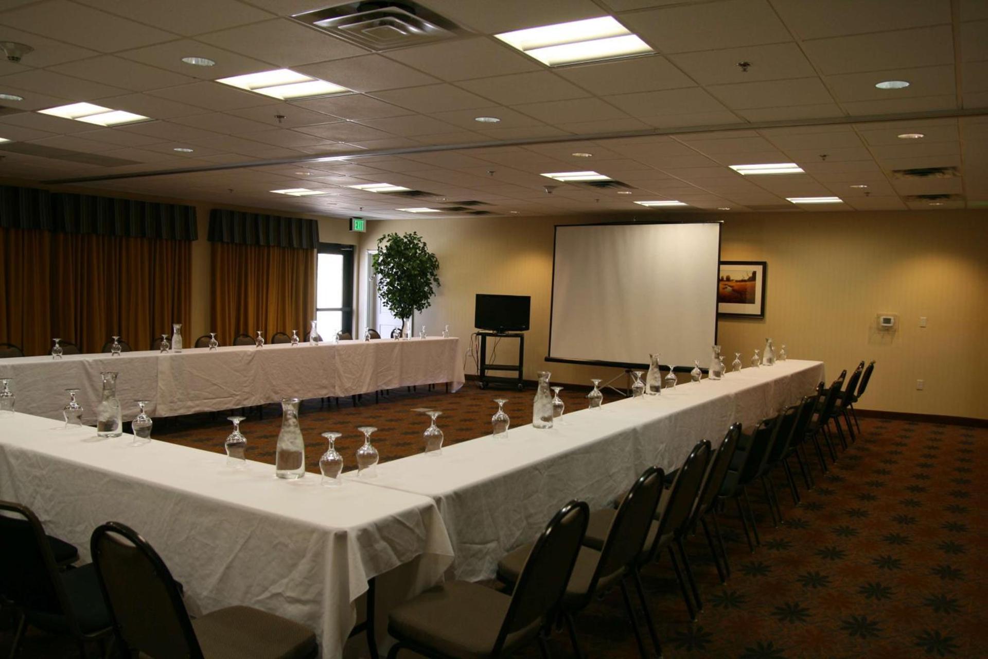 Hampton Inn and Suites Pueblo/North photo 23