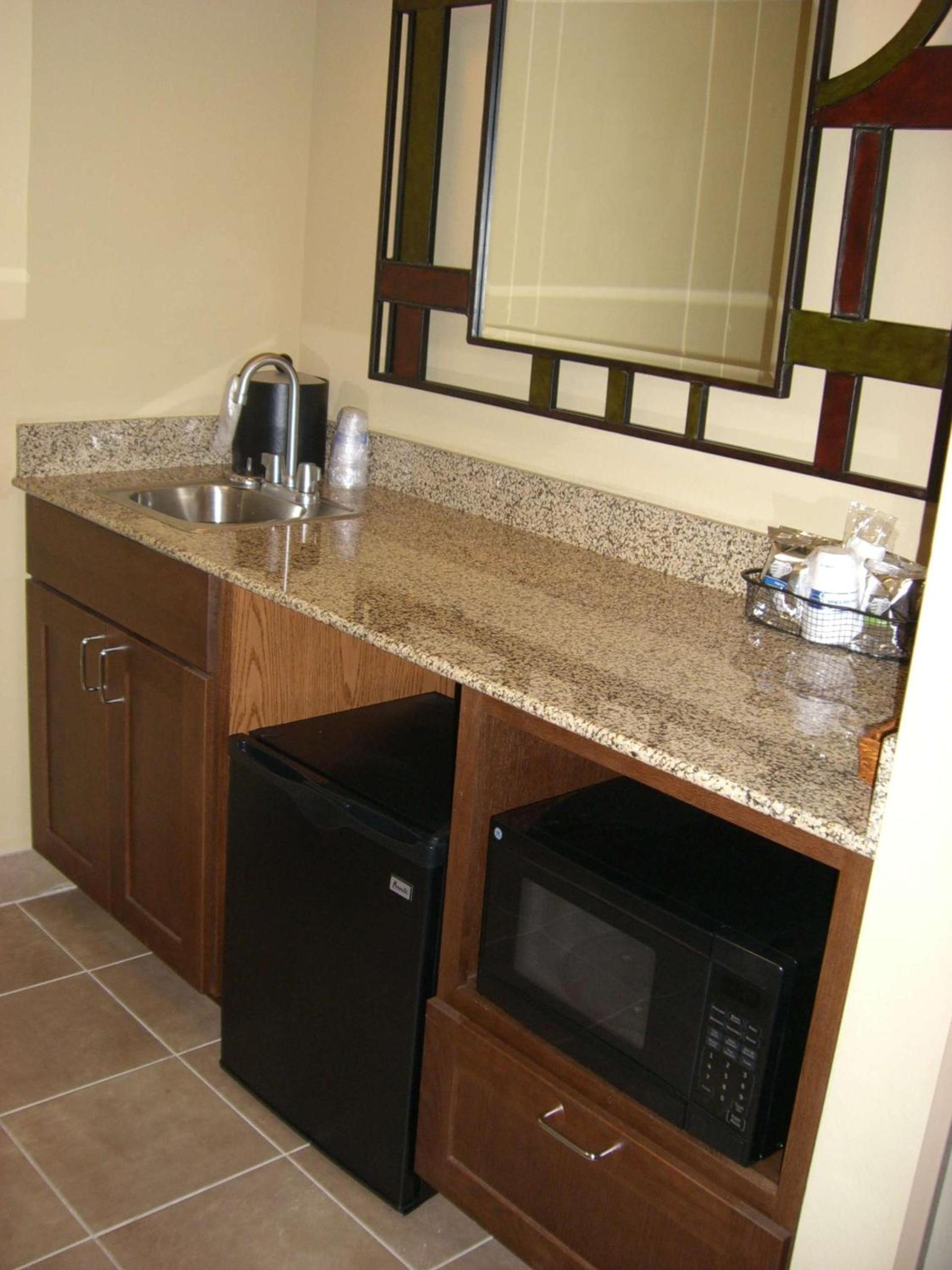 Hampton Inn and Suites Pueblo/North photo 24