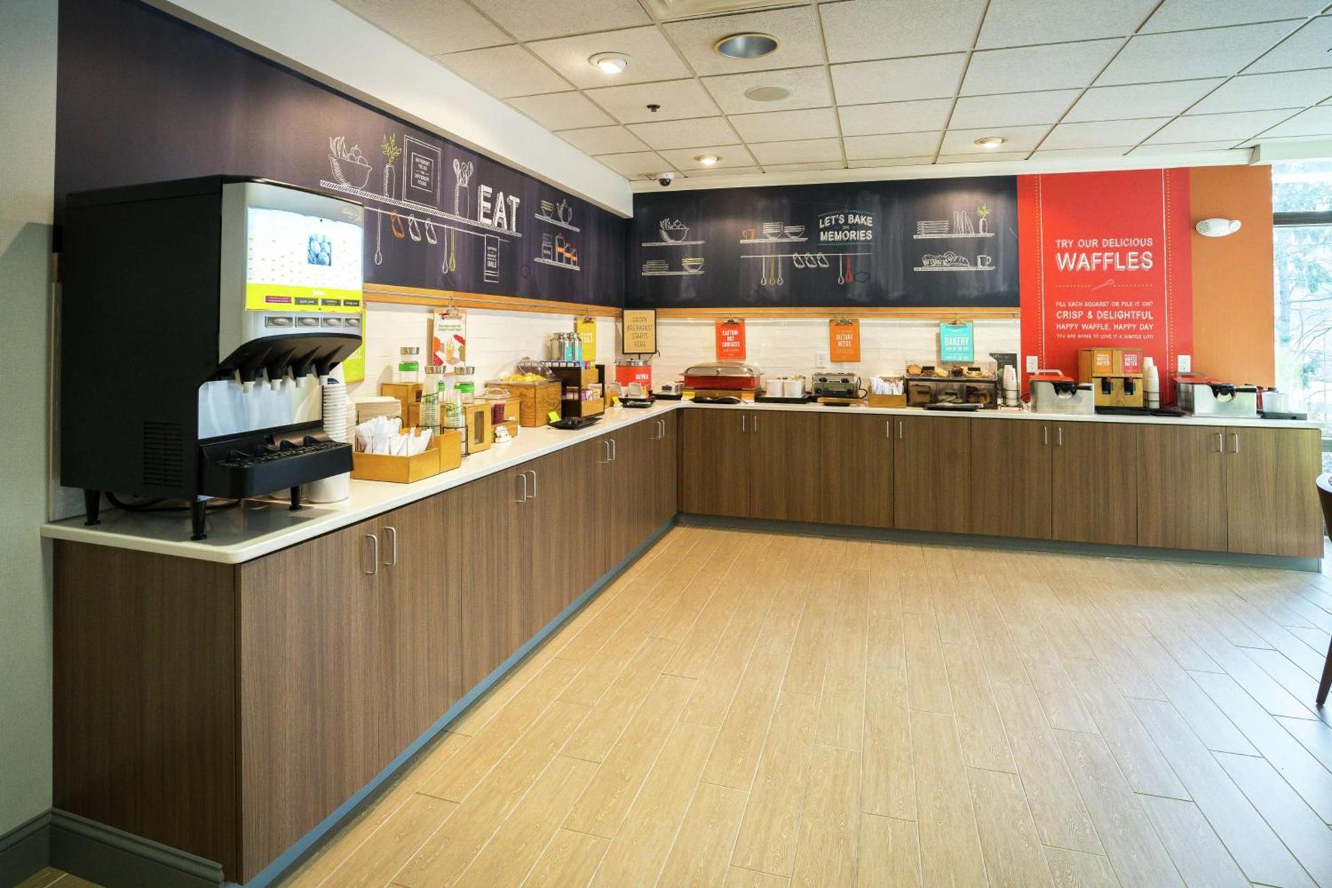 Hampton Inn Clarks Summit photo 5