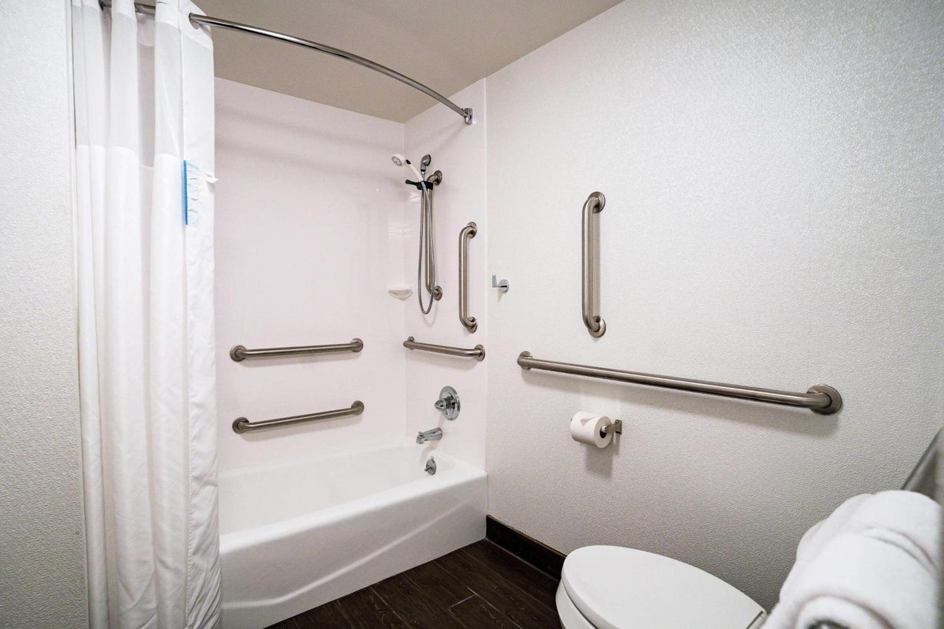 Hampton Inn Clarks Summit photo 12