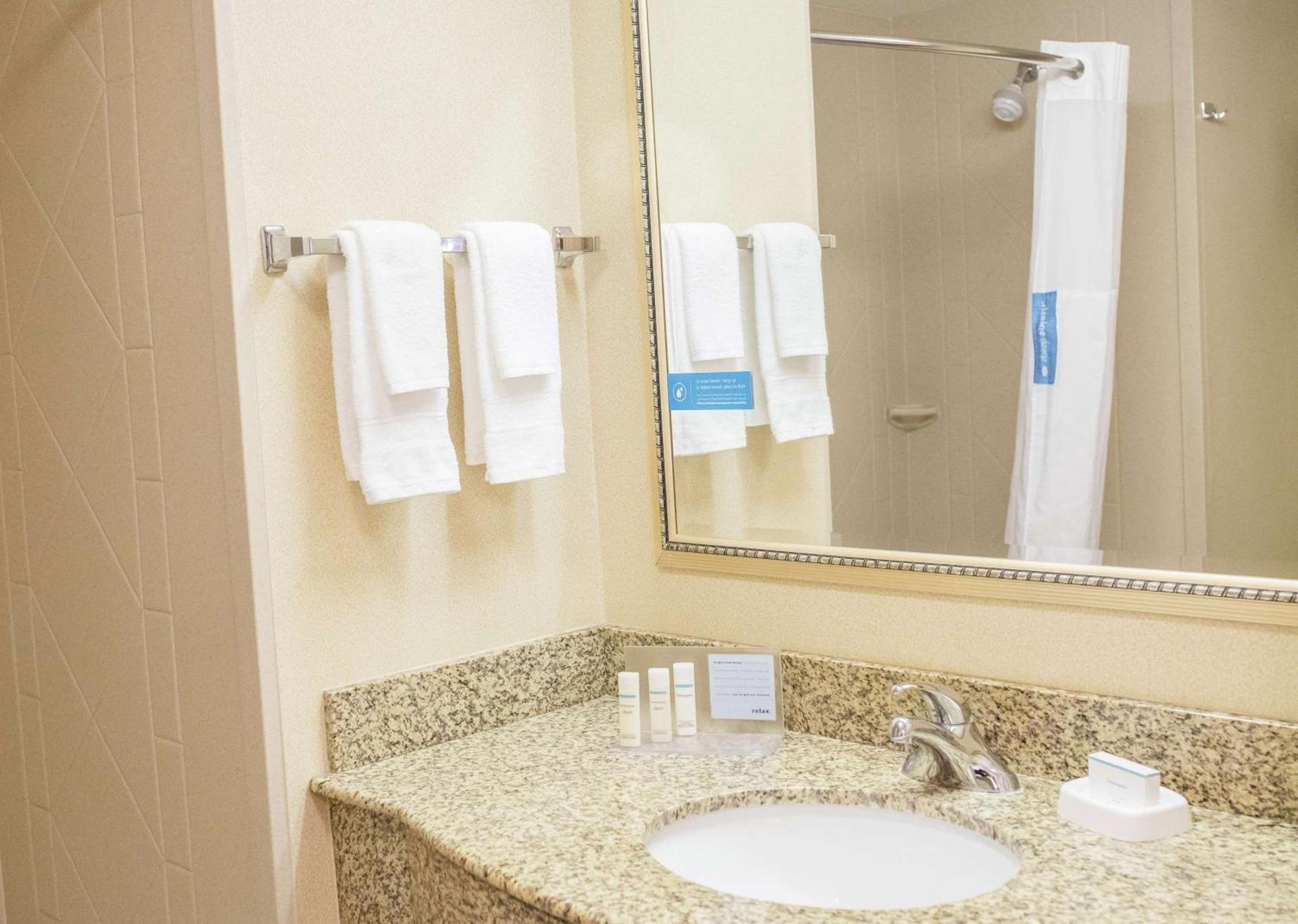 Hampton Inn & Suites Lathrop photo 20