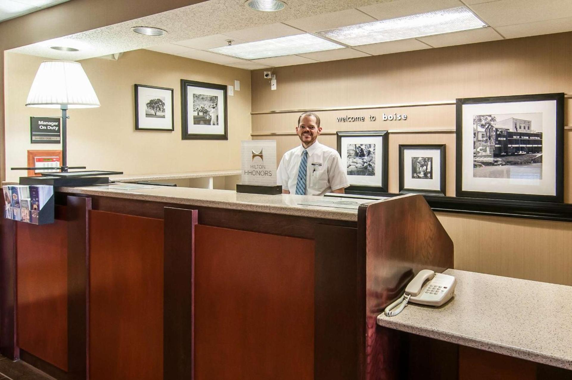 Hampton Inn Boise - Airport photo 5