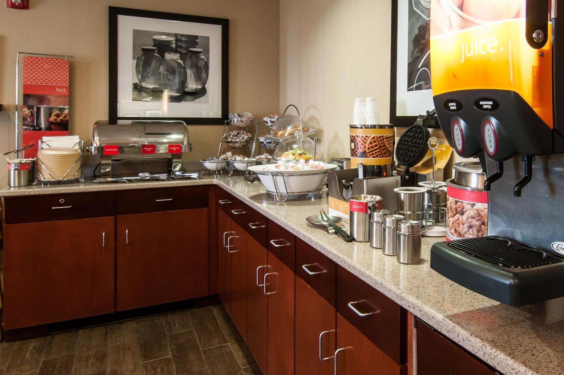 Hampton Inn Boise - Airport photo 10