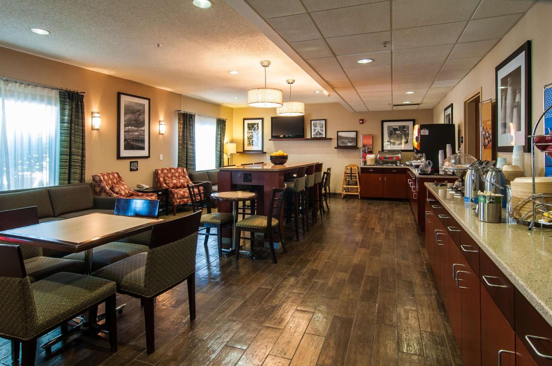 Hampton Inn Boise - Airport photo 11
