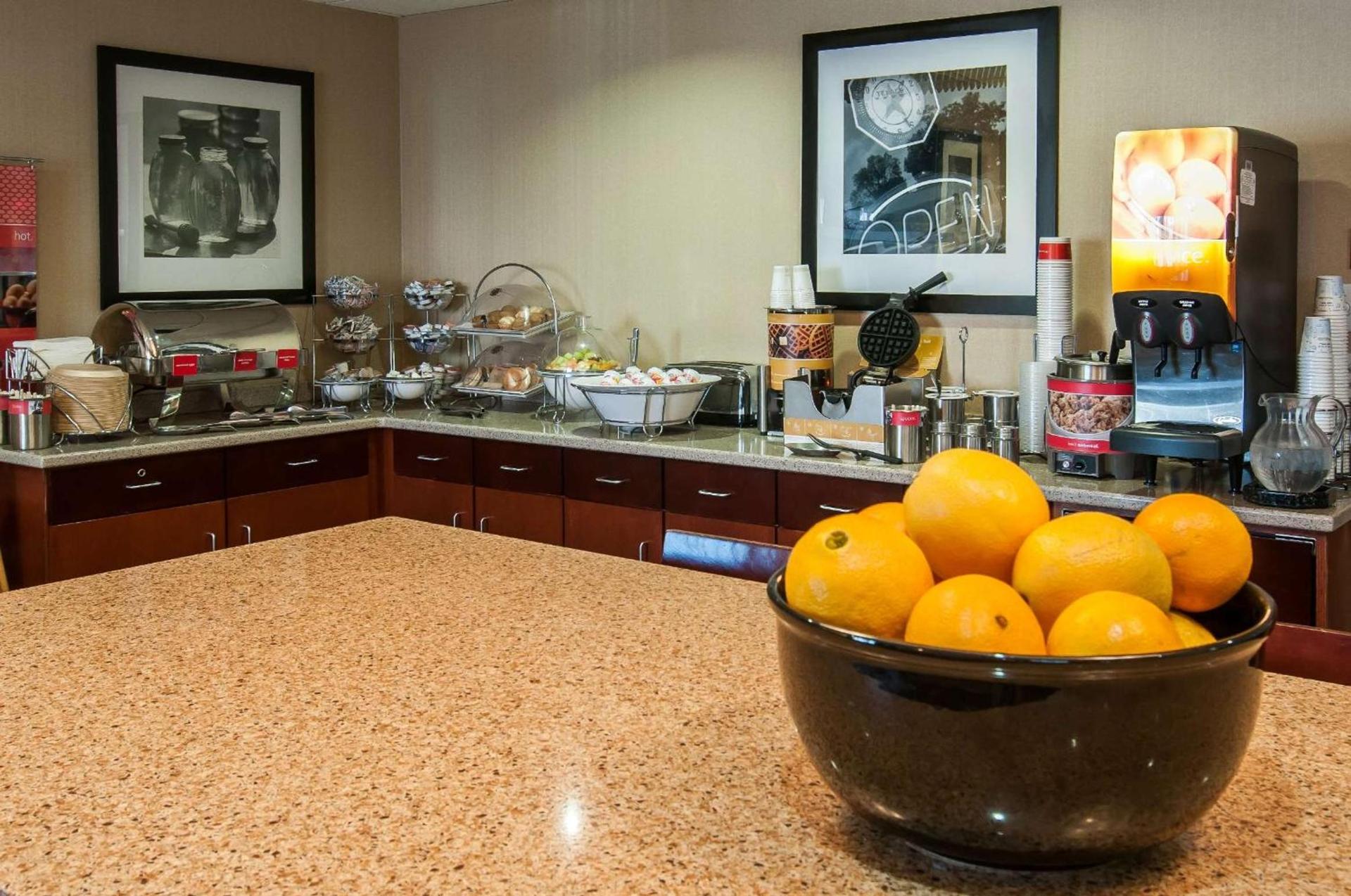 Hampton Inn Boise - Airport photo 13