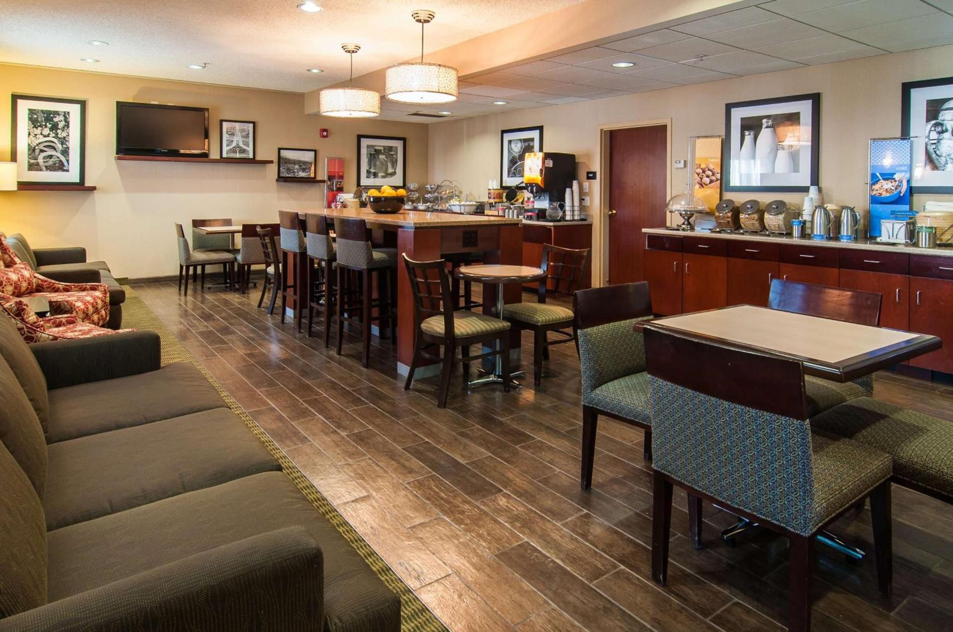 Hampton Inn Boise - Airport photo 15