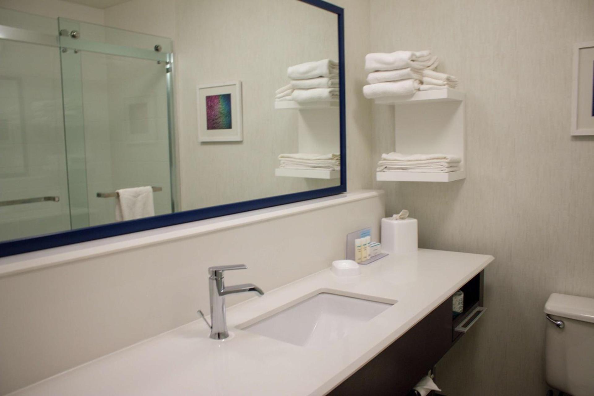 Hampton Inn Boise - Airport photo 26