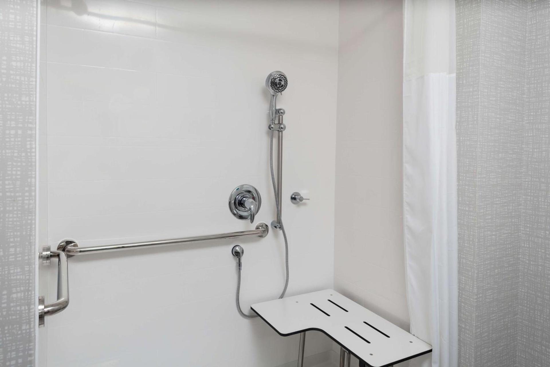 Hampton Inn & Suites Avon Indianapolis photo 14