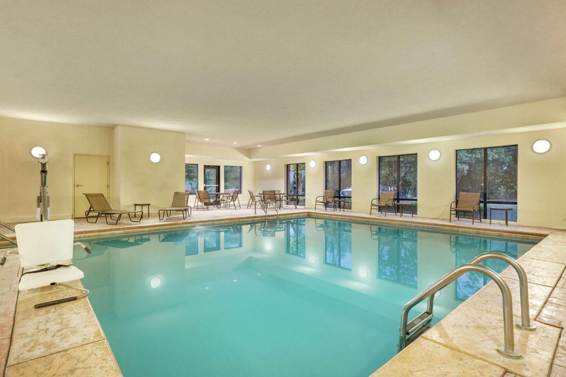 Hampton Inn Duncan photo 10
