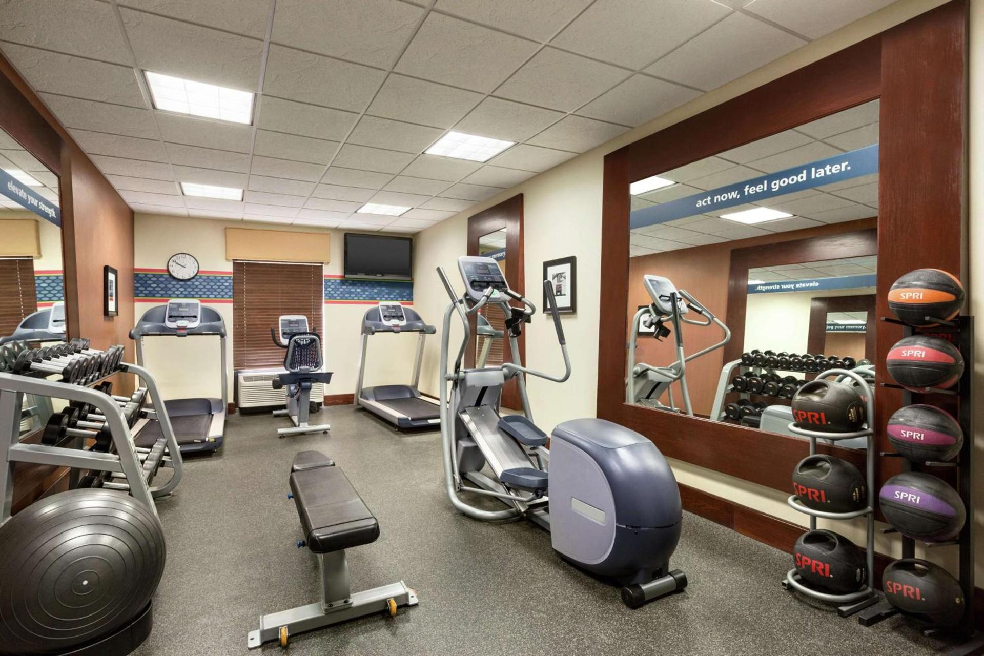 Hampton Inn Duncan photo 15