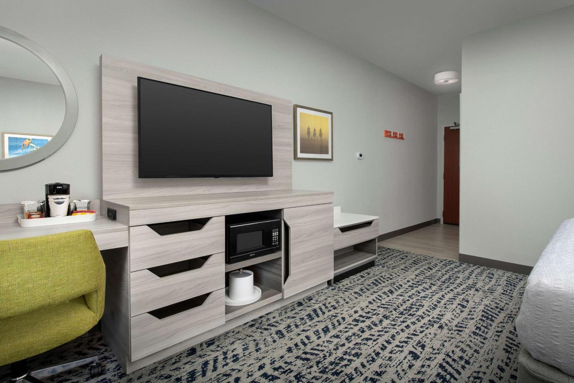 Hampton Inn Duncan photo 18