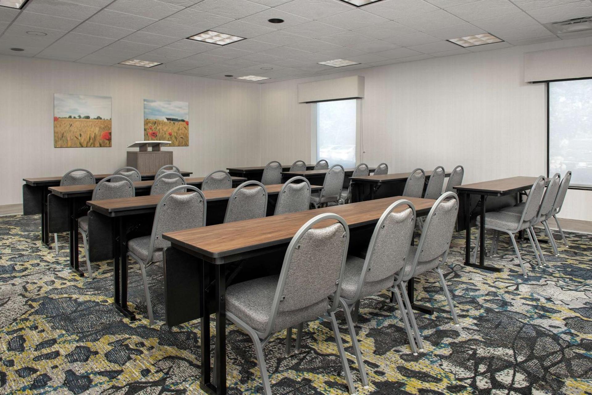 Hampton Inn Duncan photo 34