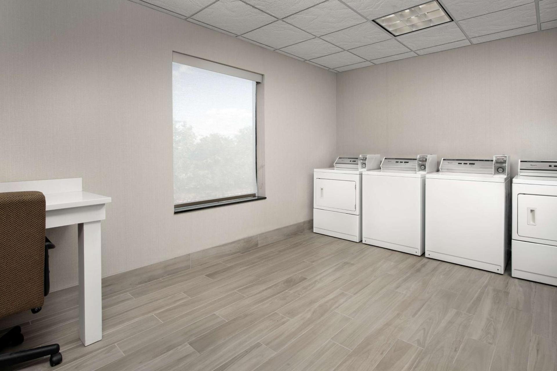 Hampton Inn Duncan photo 36