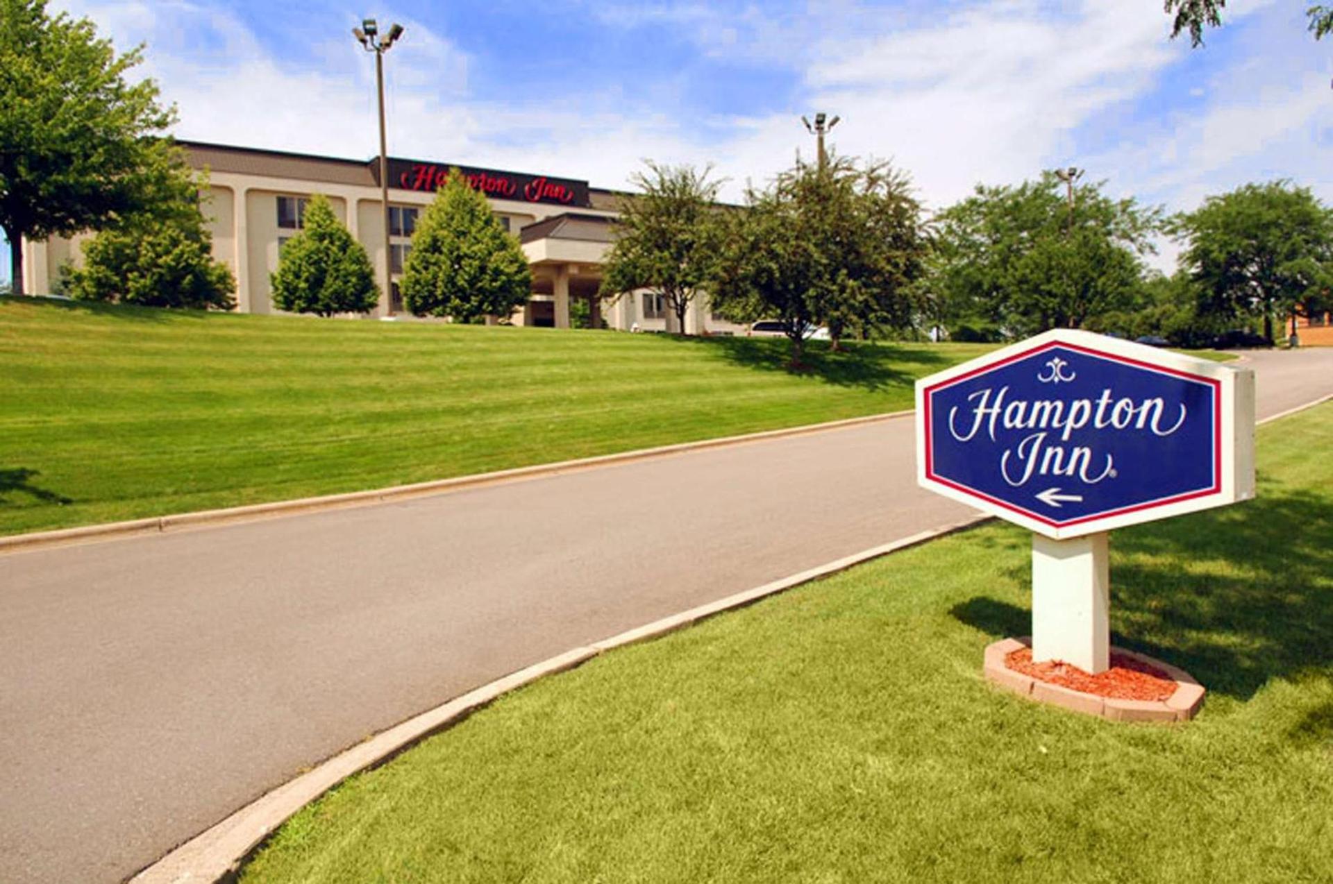 Hampton Inn Madison East Towne Mall Area photo 2