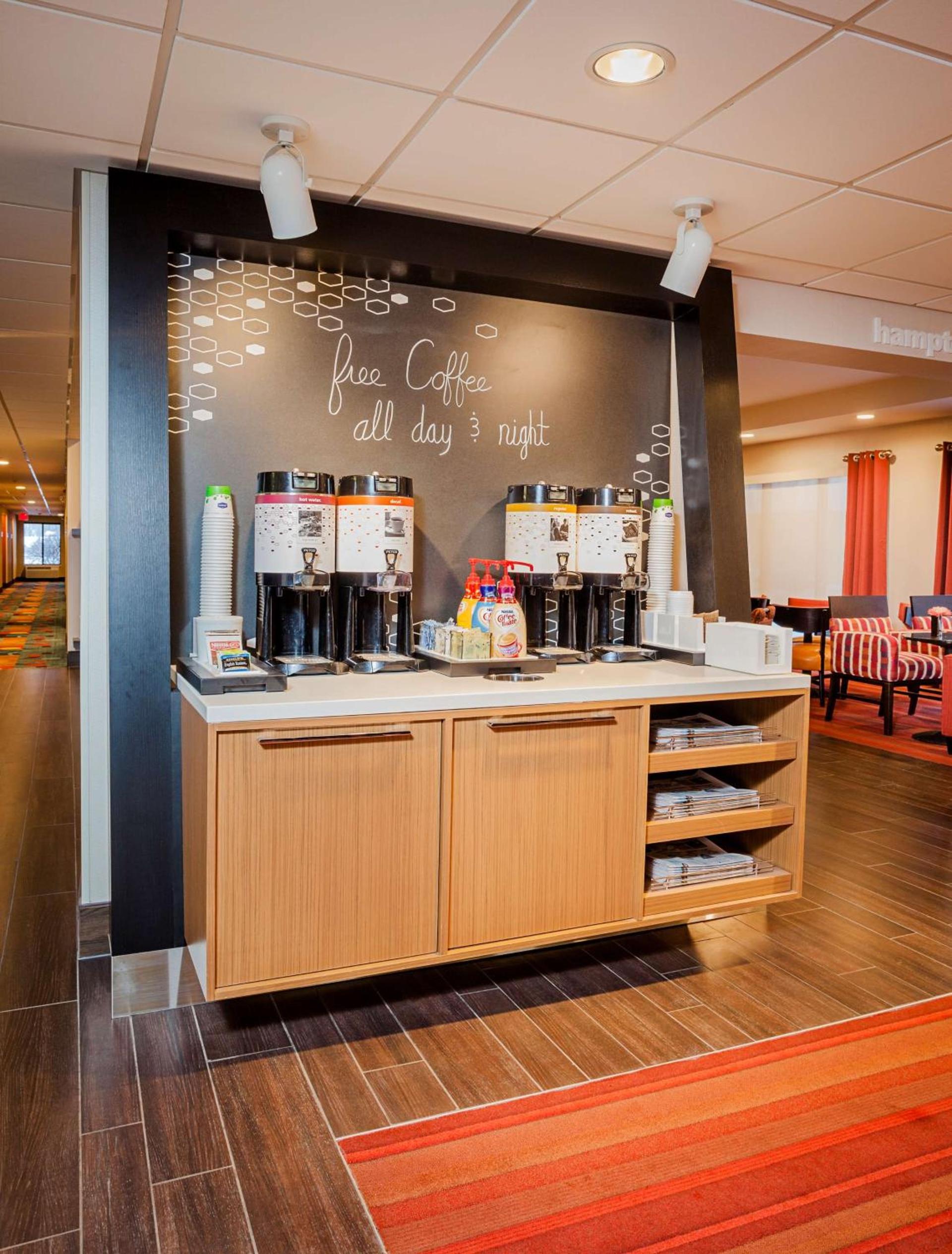 Hampton Inn Madison East Towne Mall Area photo 5