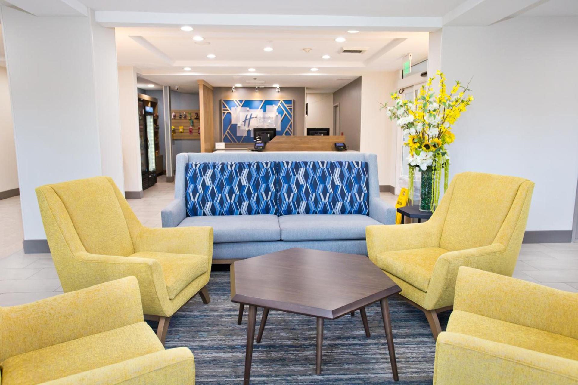 Holiday Inn Express & Suites Sacramento NE Cal Expo by IHG photo 17