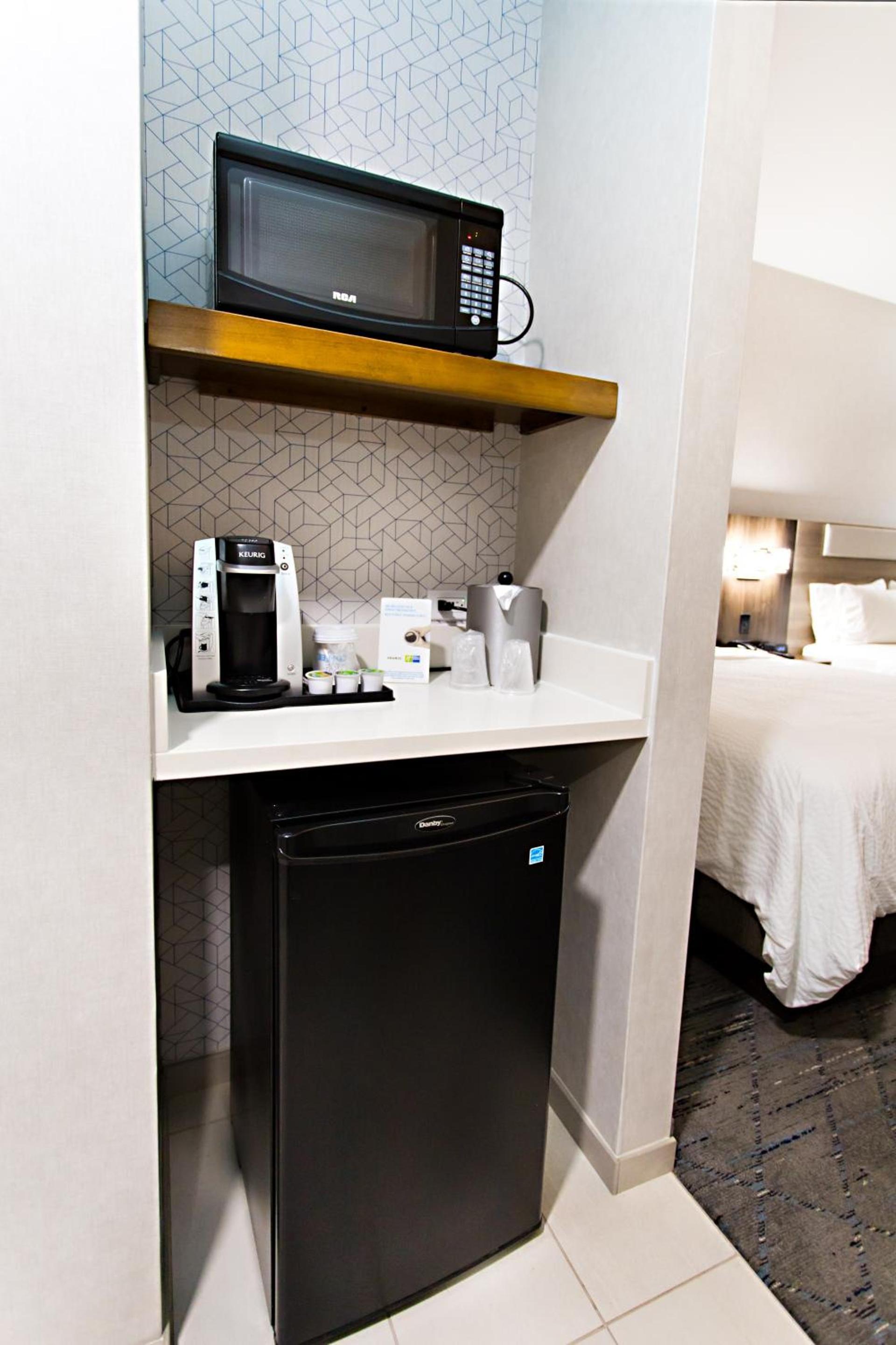 Holiday Inn Express & Suites Sacramento NE Cal Expo by IHG photo 30
