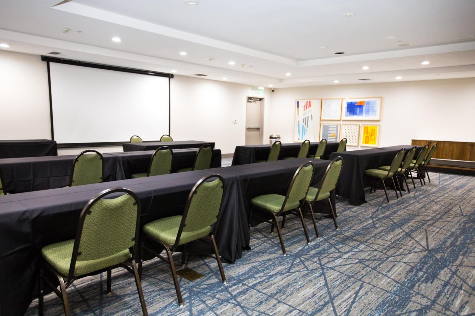 Holiday Inn Express & Suites Sacramento NE Cal Expo by IHG photo 25