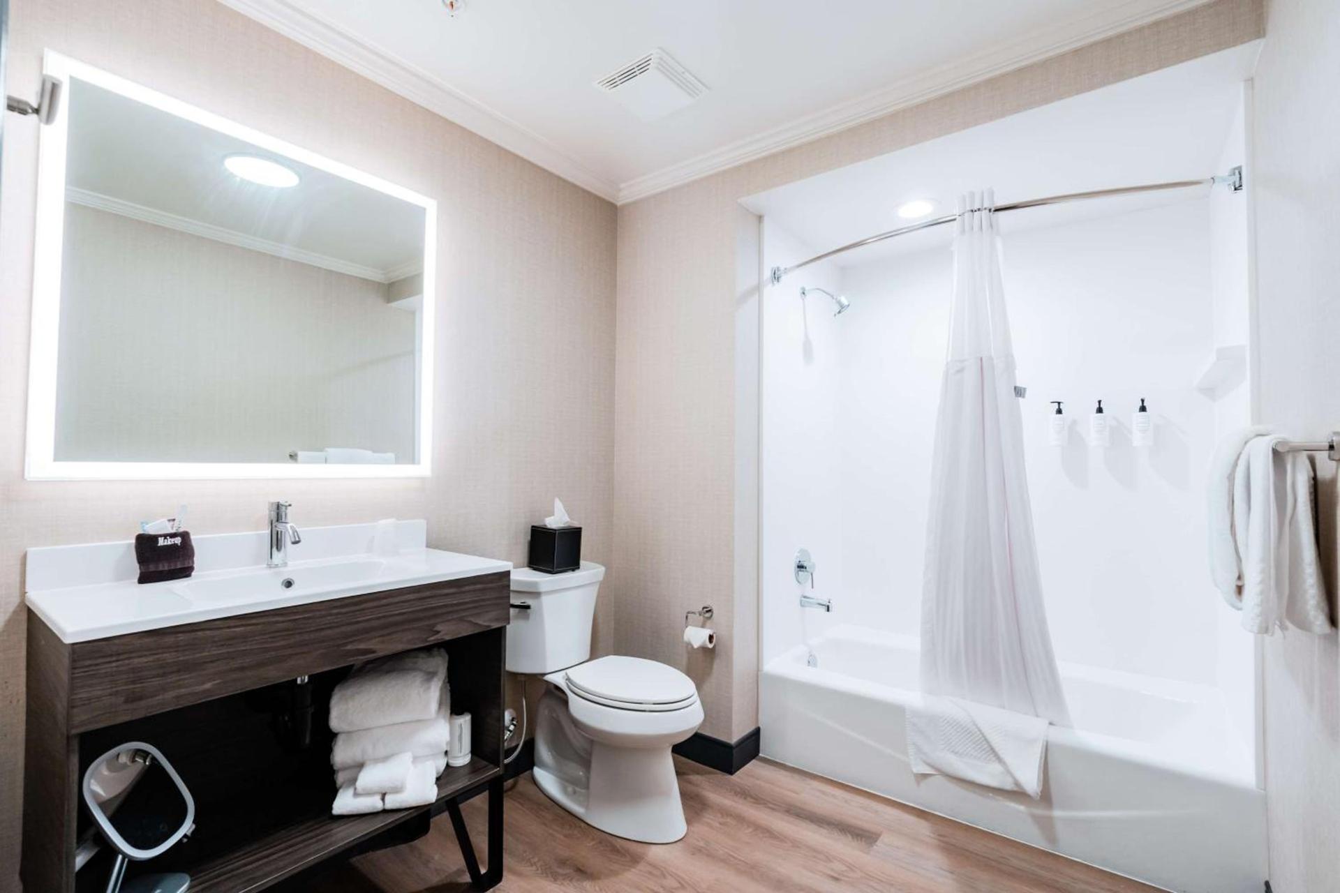Hotel NoBo Cascade, Tapestry Collection by Hilton photo 21