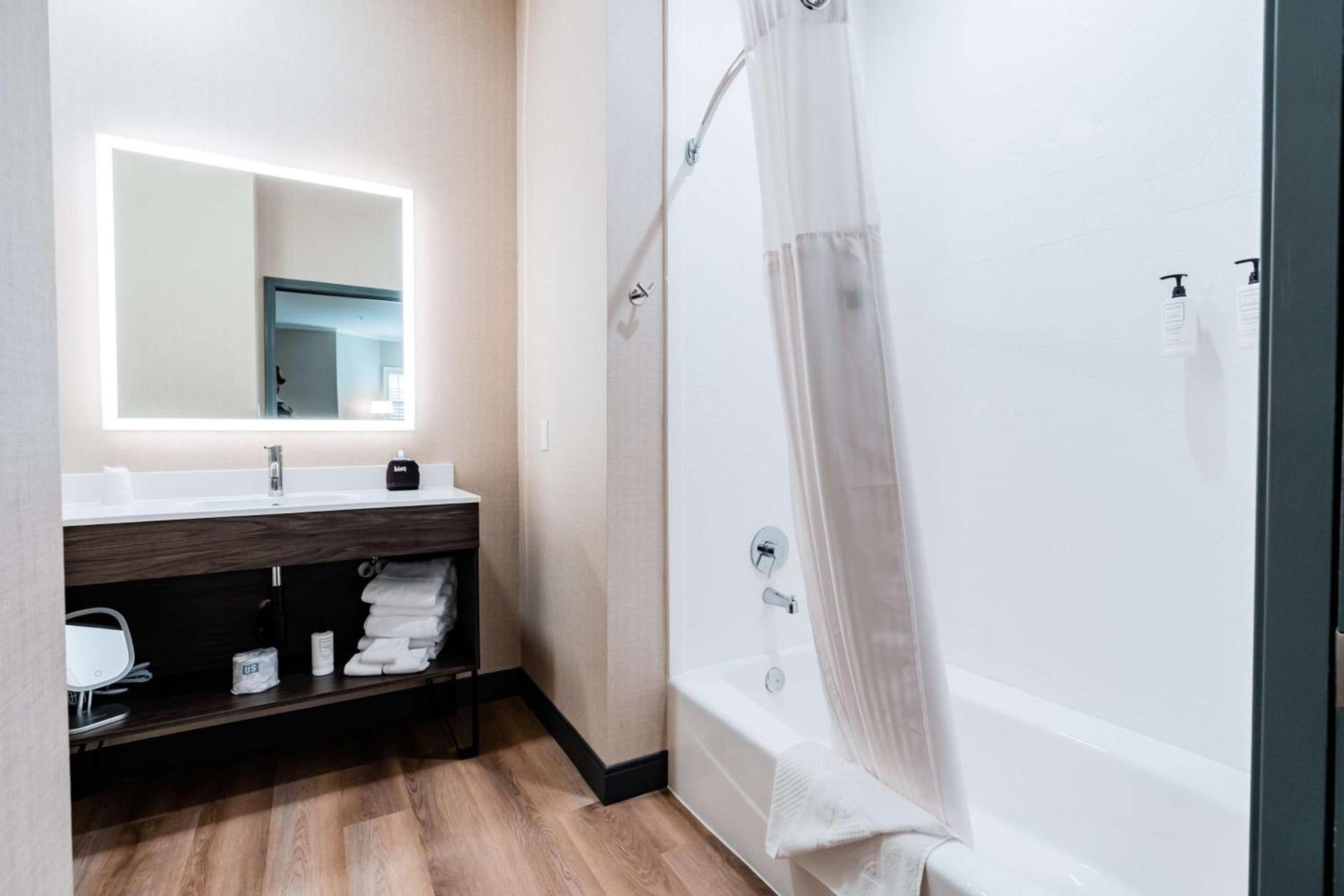 Hotel NoBo Cascade, Tapestry Collection by Hilton photo 23