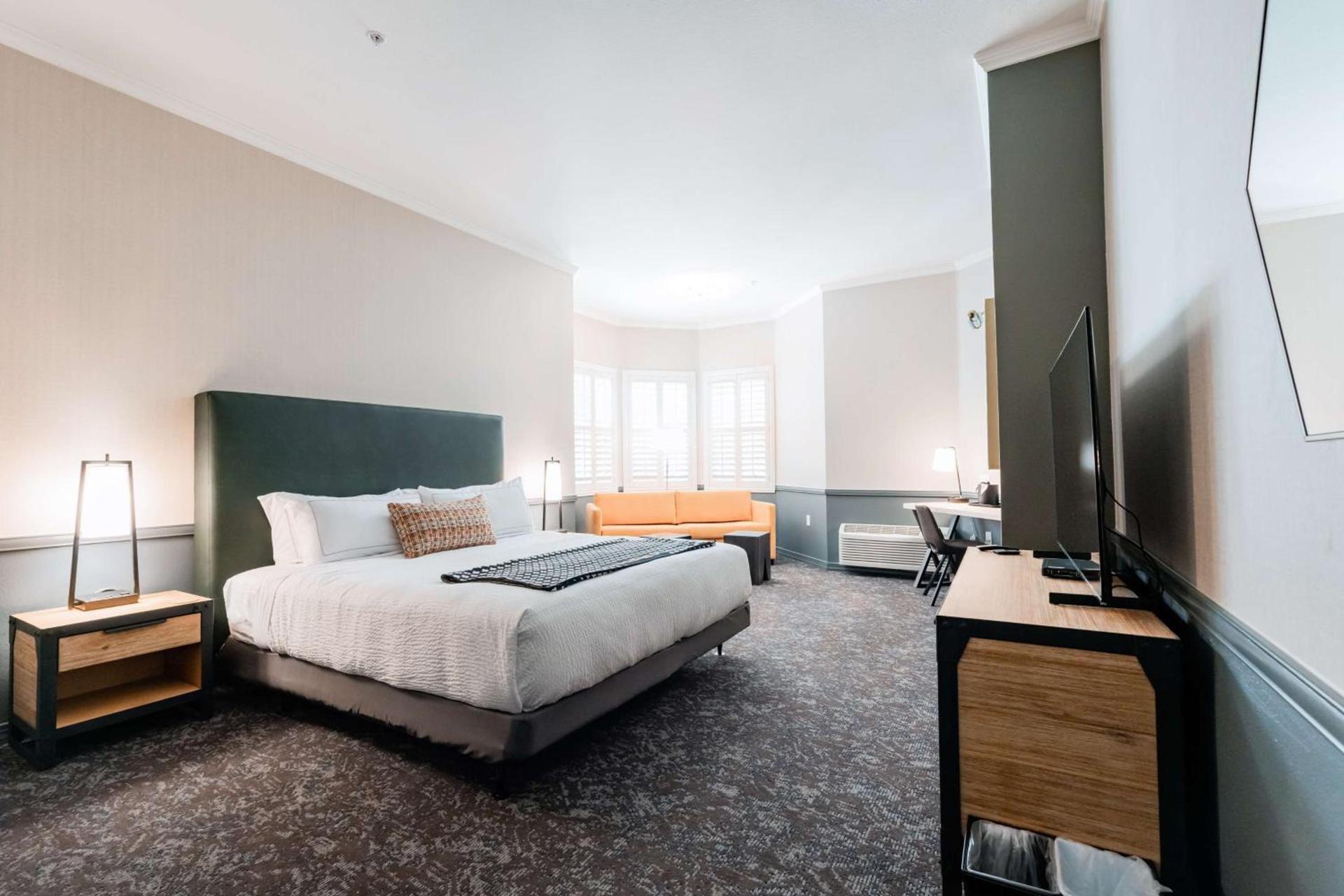 Hotel NoBo Cascade, Tapestry Collection by Hilton photo 38