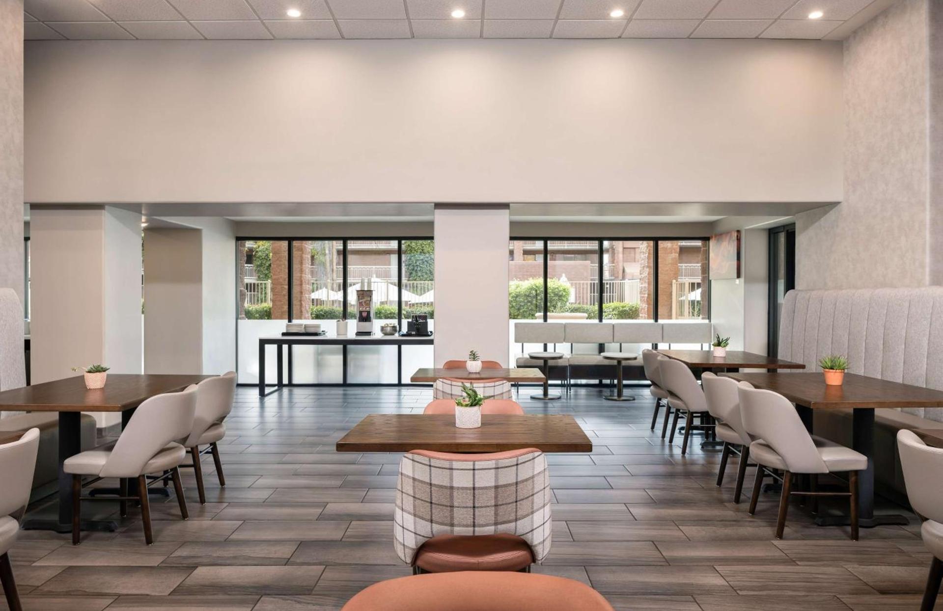 Embassy Suites by Hilton Tucson East photo 4