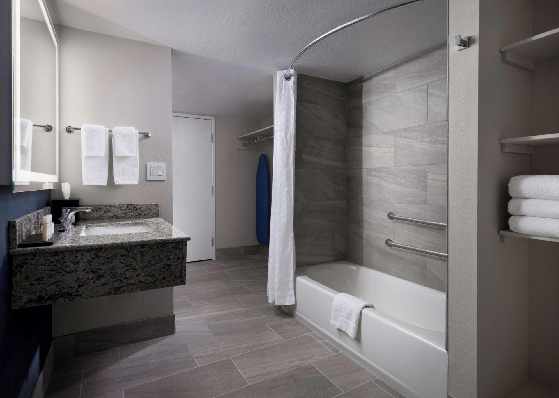 Embassy Suites by Hilton Tucson East photo 14