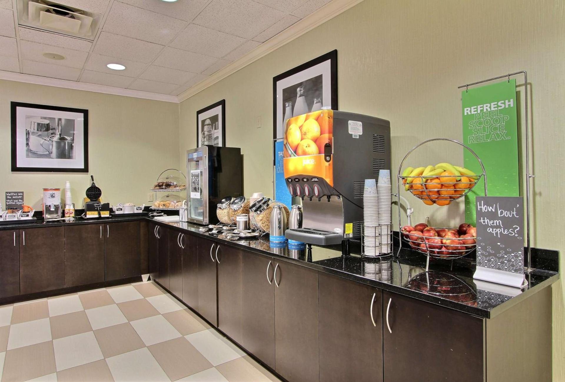 Hampton Inn Savannah-I-95/Richmond Hill photo 12