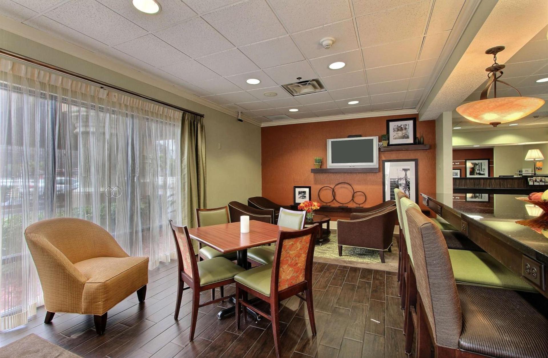 Hampton Inn Savannah-I-95/Richmond Hill photo 11