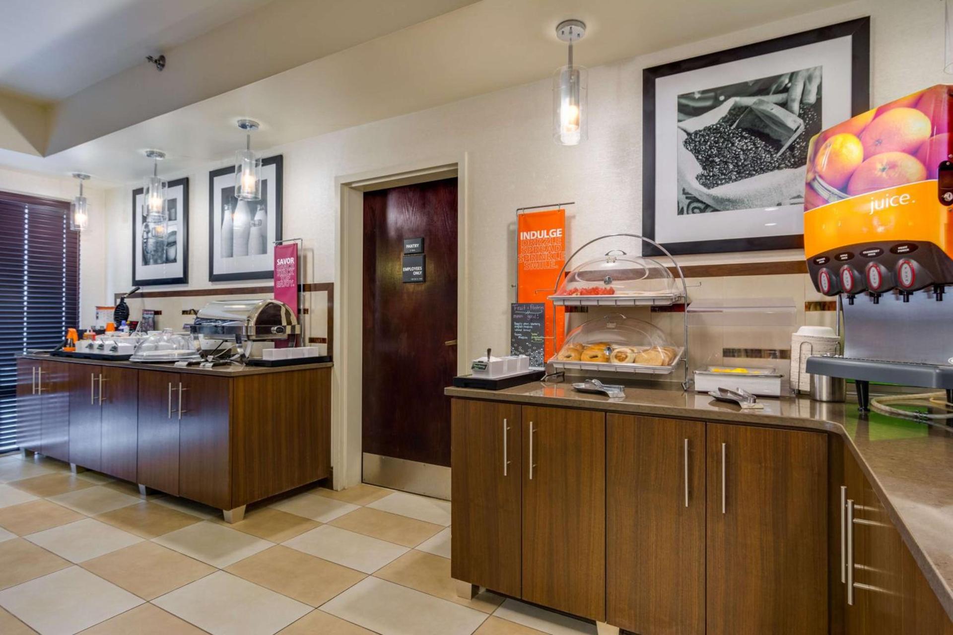 Hampton Inn Johnson City photo 13
