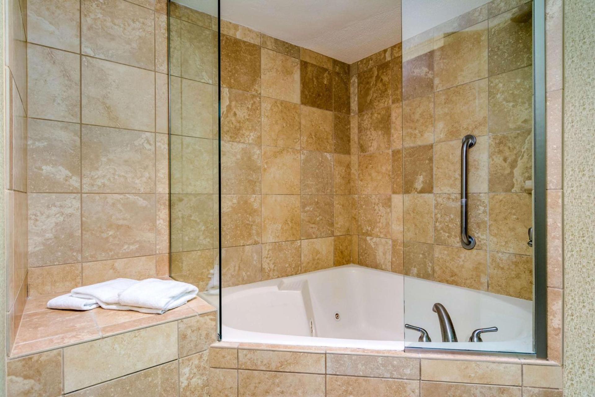 Hampton Inn Johnson City photo 27