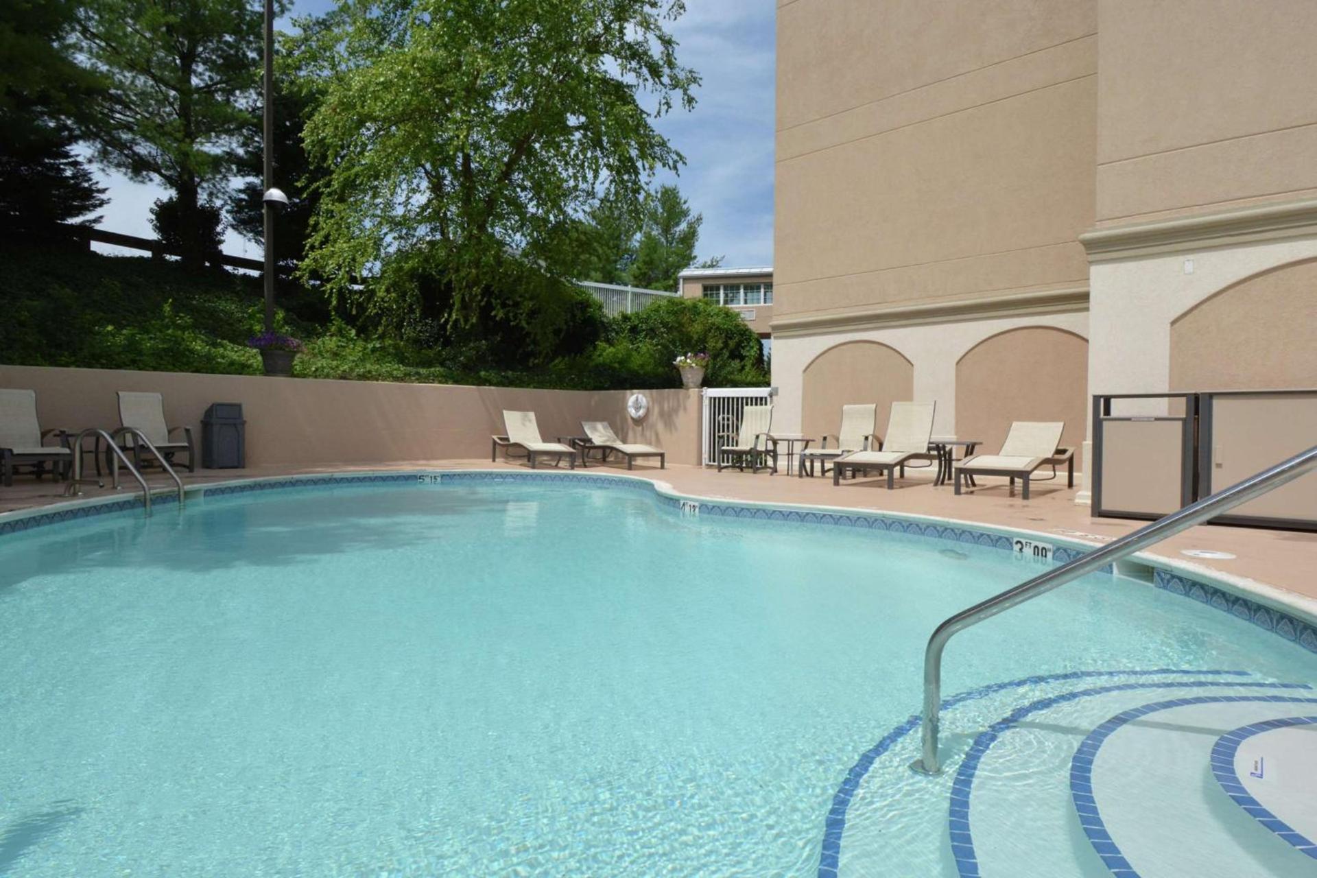 Hampton Inn Salem East - Electric Road photo 8