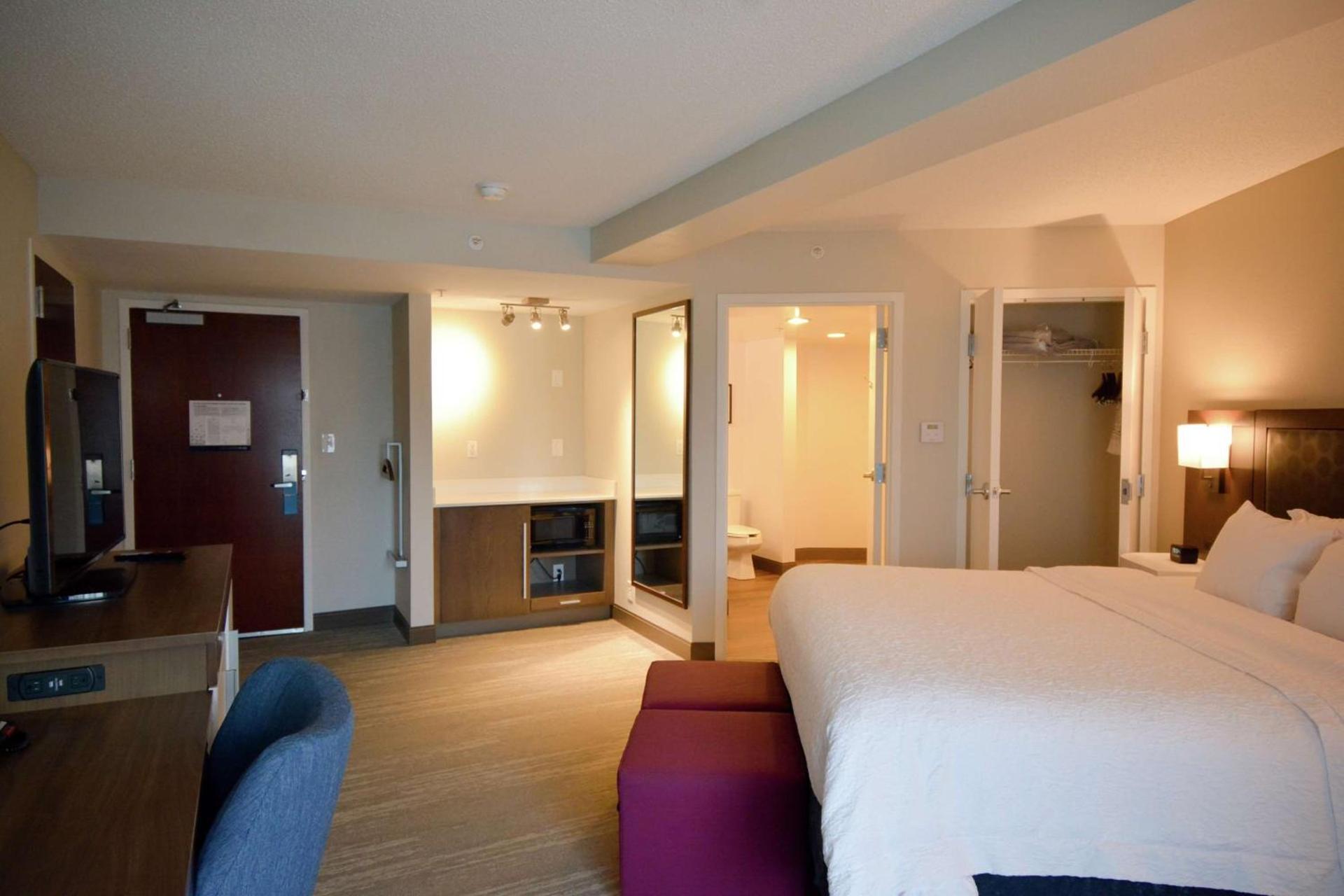 Hampton Inn Salem East - Electric Road photo 11