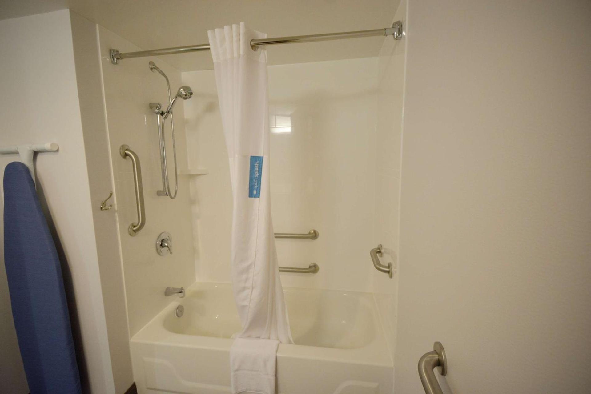 Hampton Inn Salem East - Electric Road photo 16