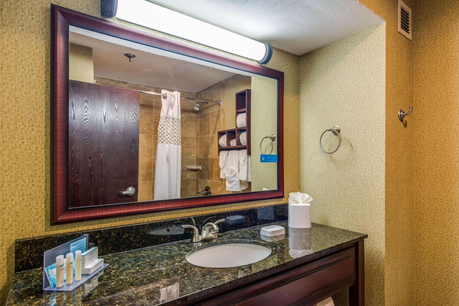 Hampton Inn Johnson City photo 32