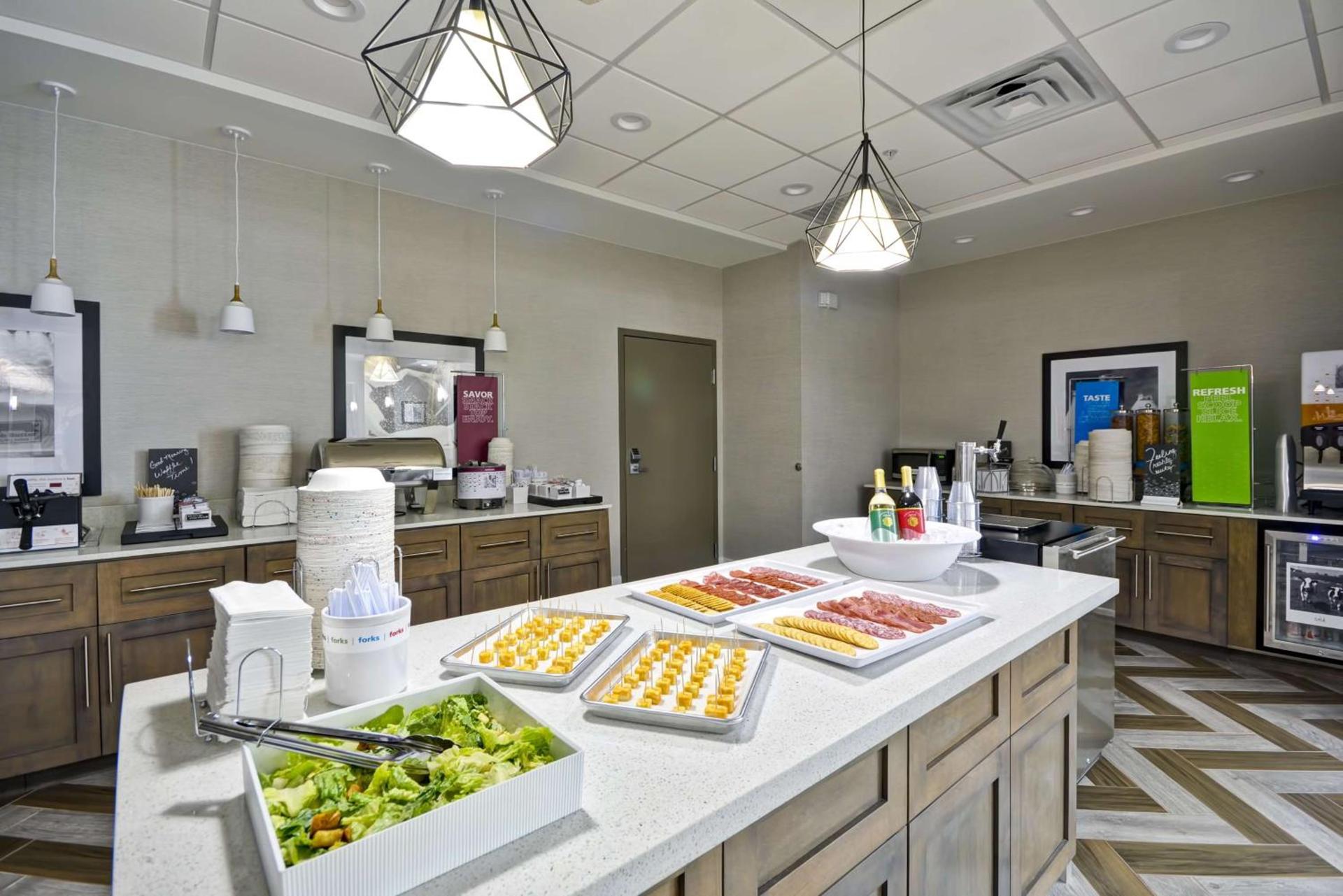 Hampton Inn Kyle photo 9