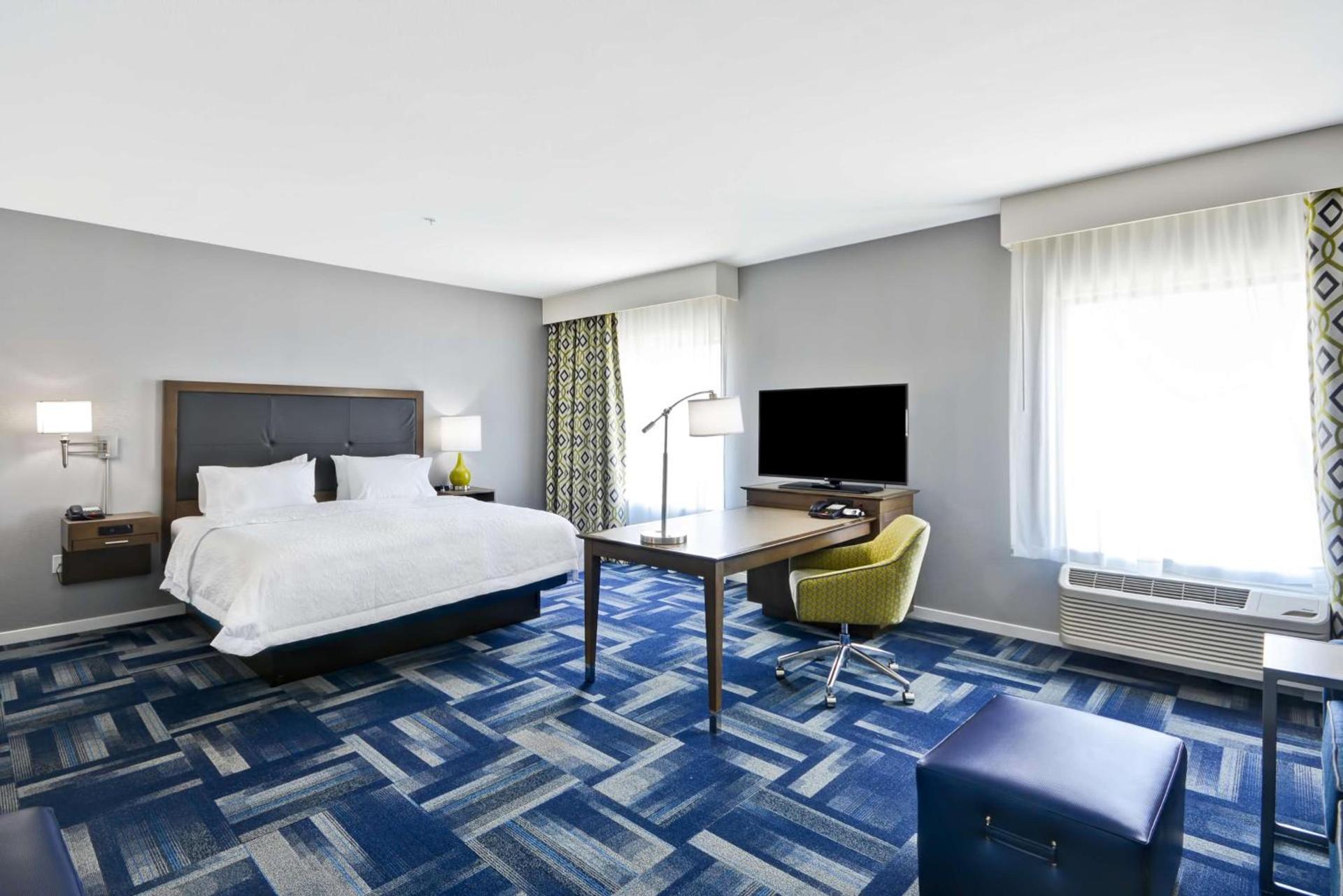 Hampton Inn Kyle photo 12