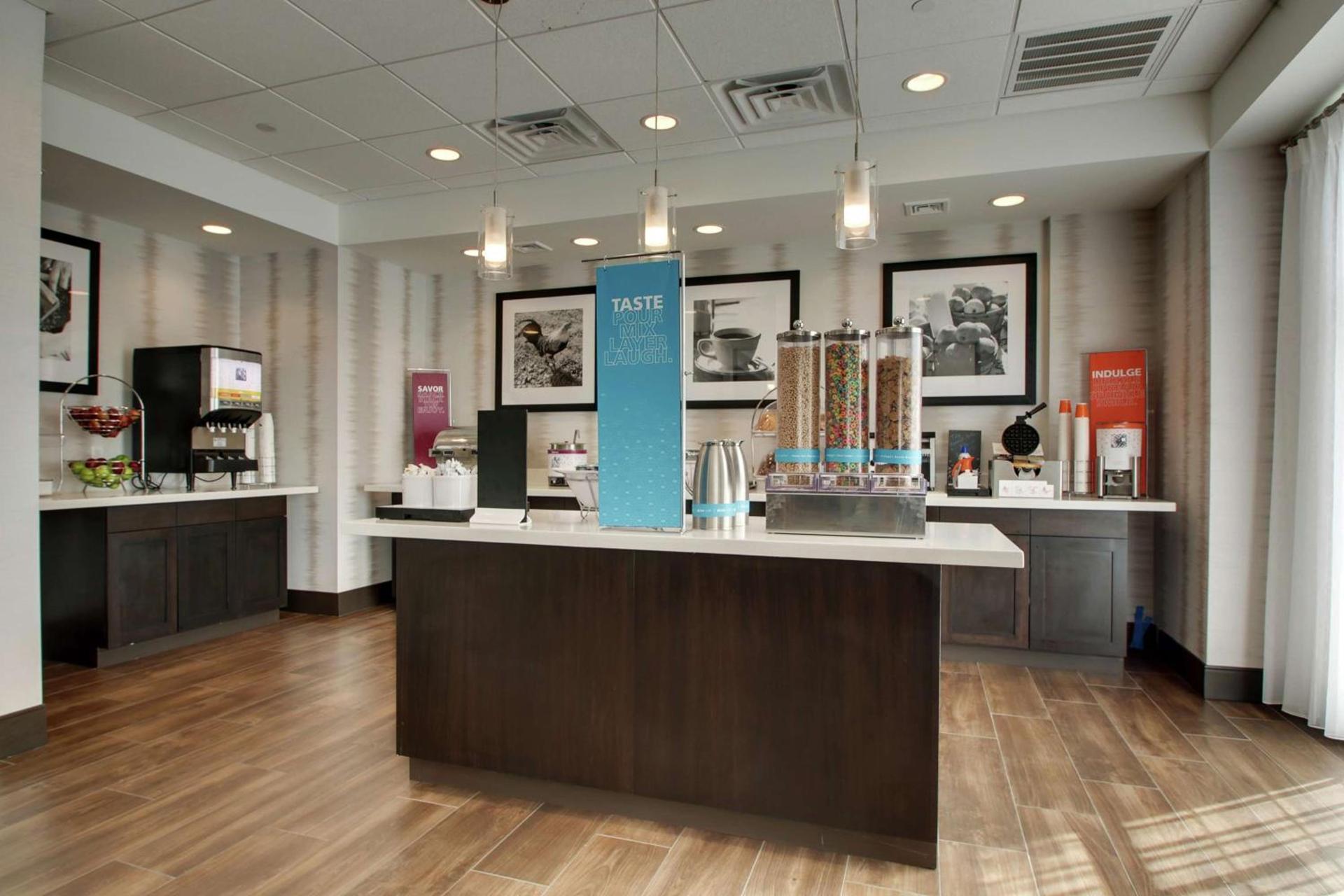 Hampton Inn-Pawtucket, RI photo 14
