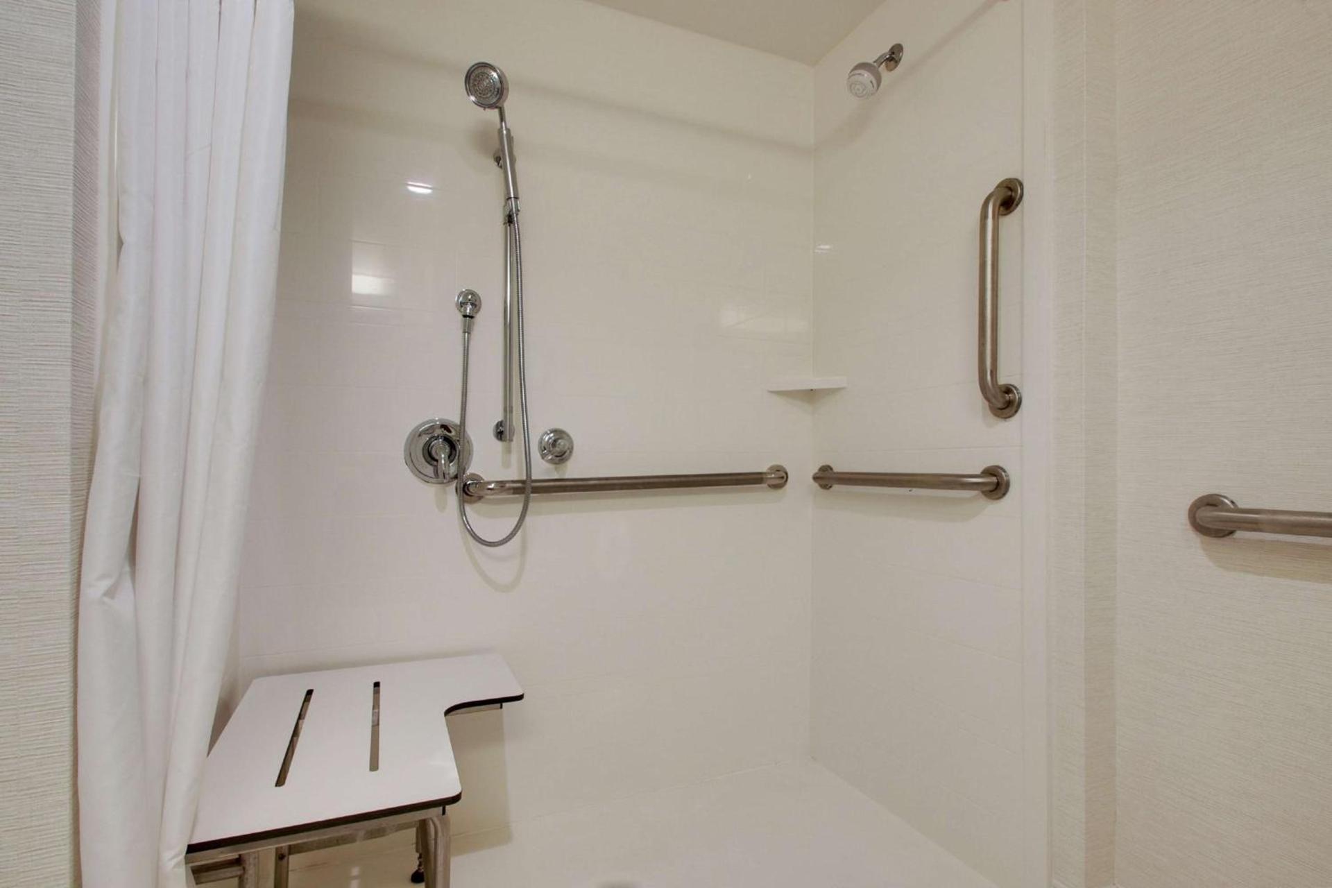 Hampton Inn-Pawtucket, RI photo 19