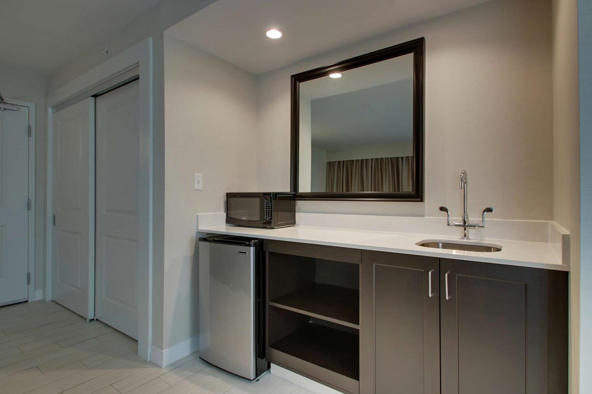 Hampton Inn-Pawtucket, RI photo 41