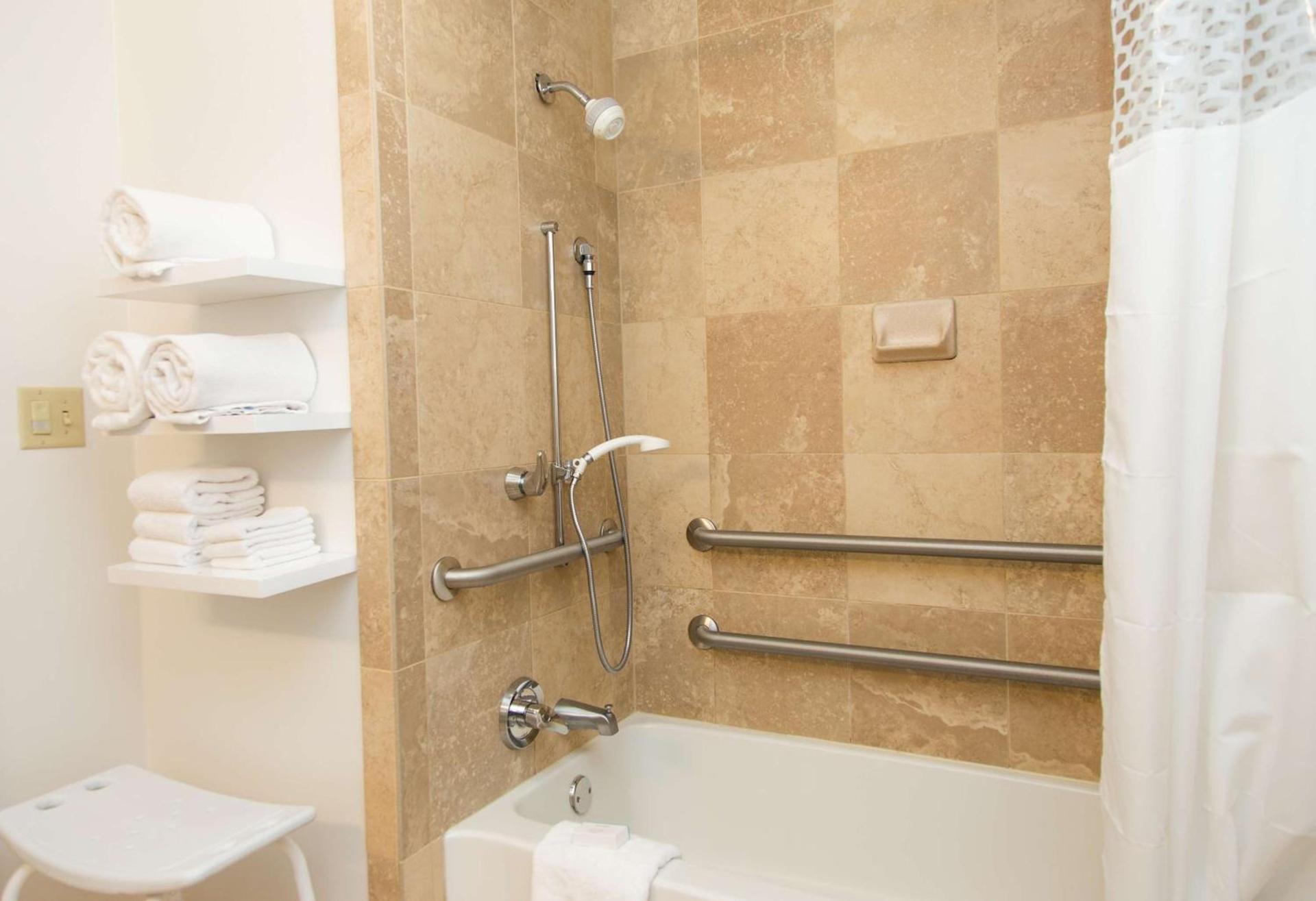Hampton Inn & Suites Albany-Downtown photo 14