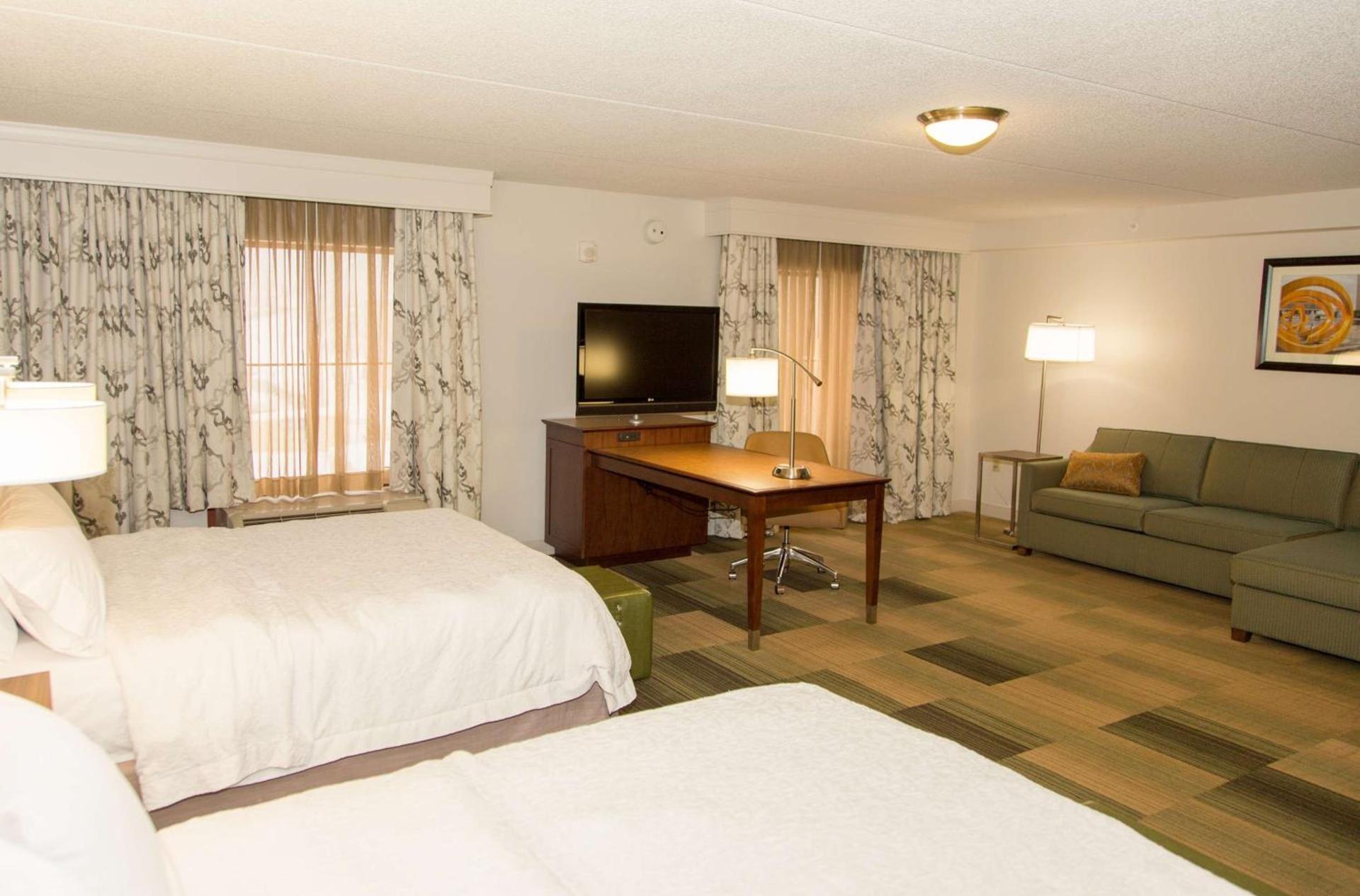 Hampton Inn & Suites Albany-Downtown photo 17