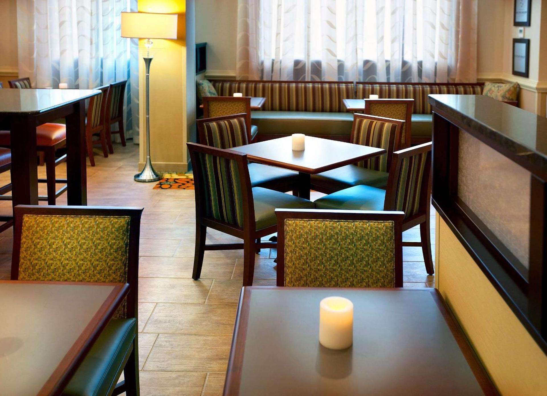 Hampton Inn Alexandria photo 11