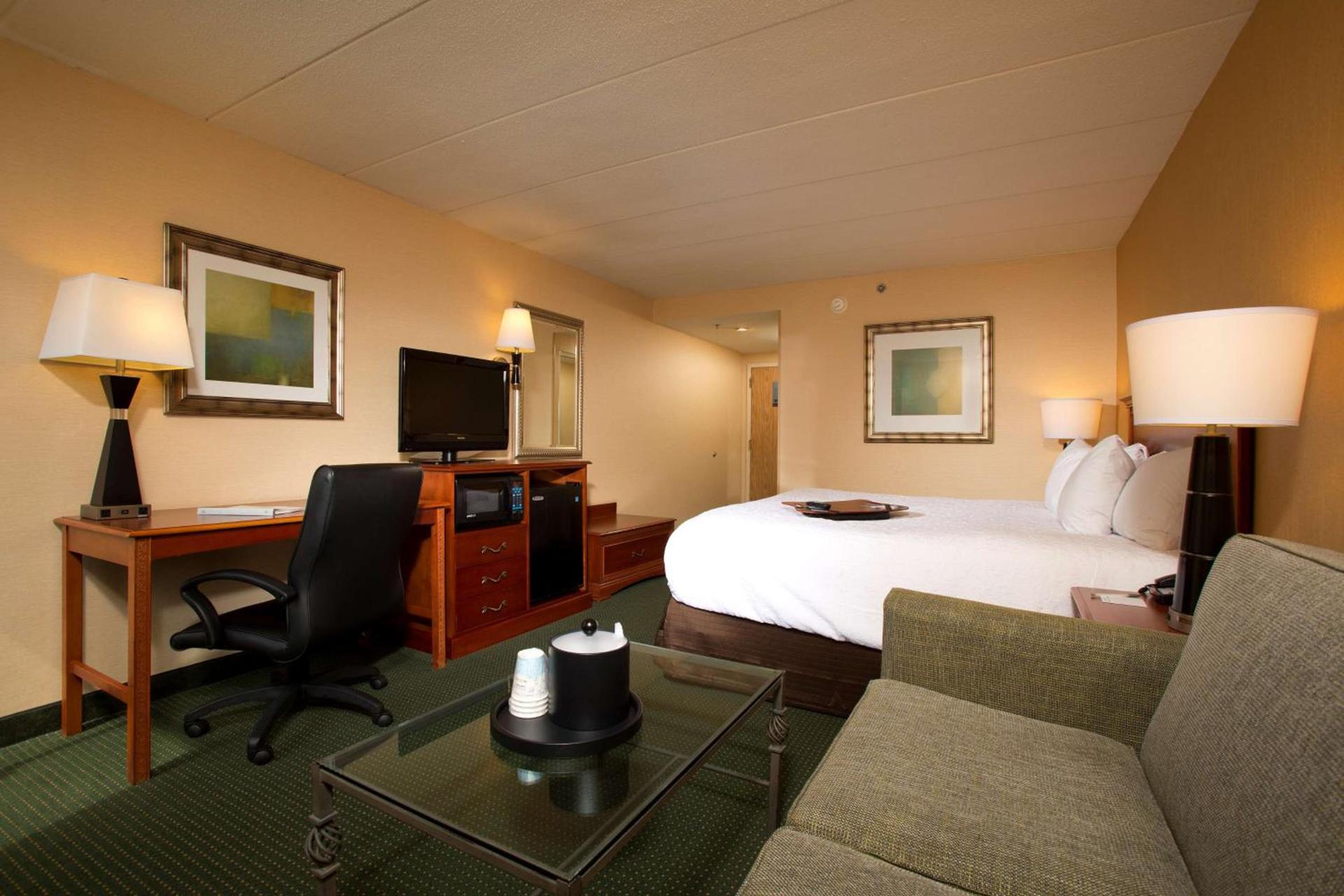 Hampton Inn Alexandria photo 26