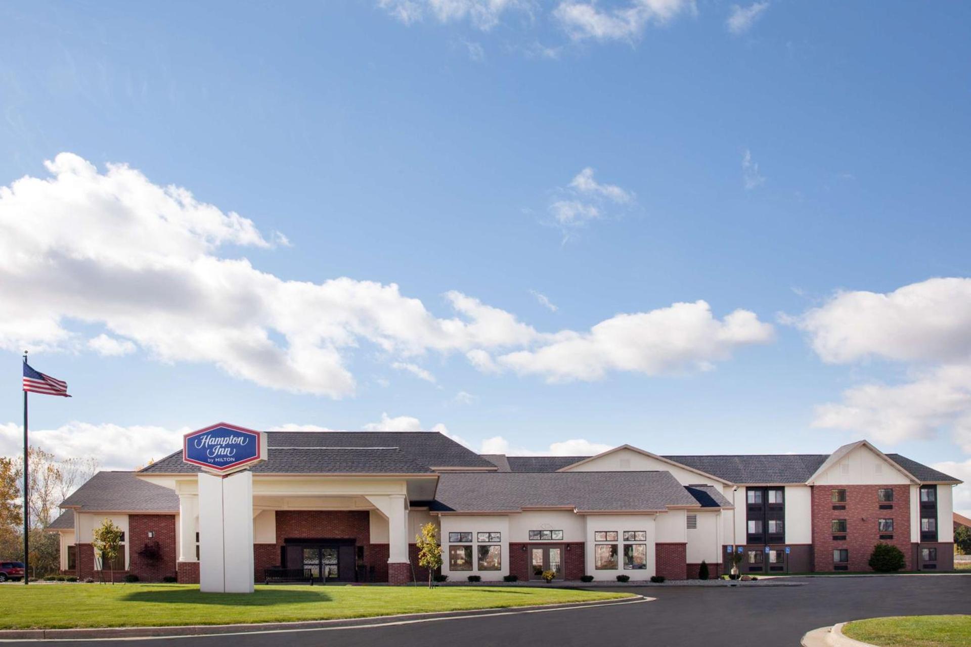 Hampton Inn Birch Run photo 2
