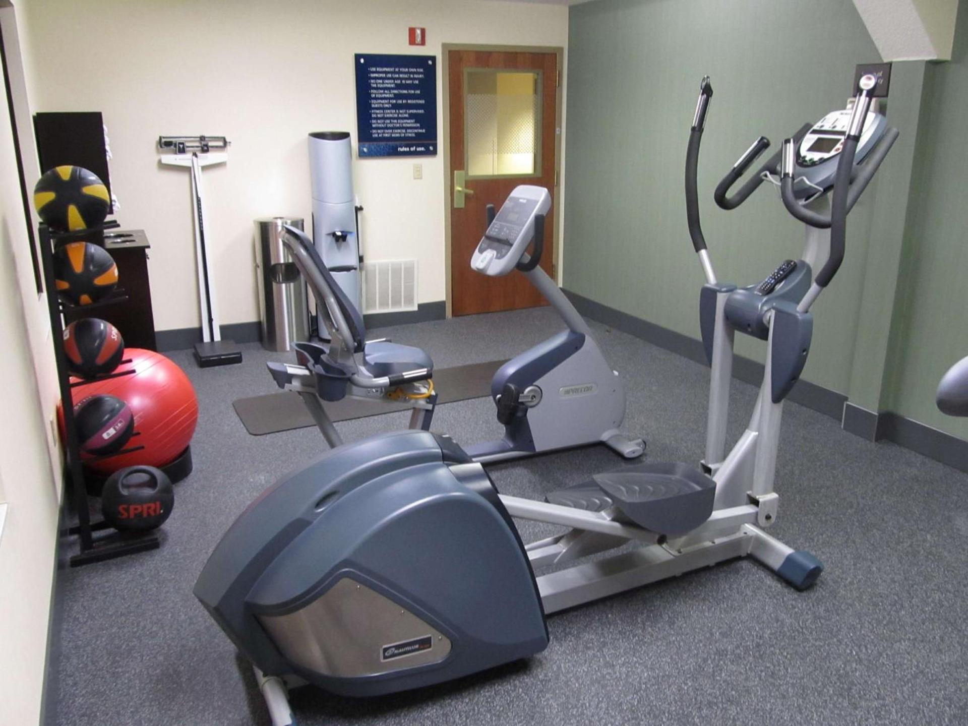 Hampton Inn Birch Run photo 10