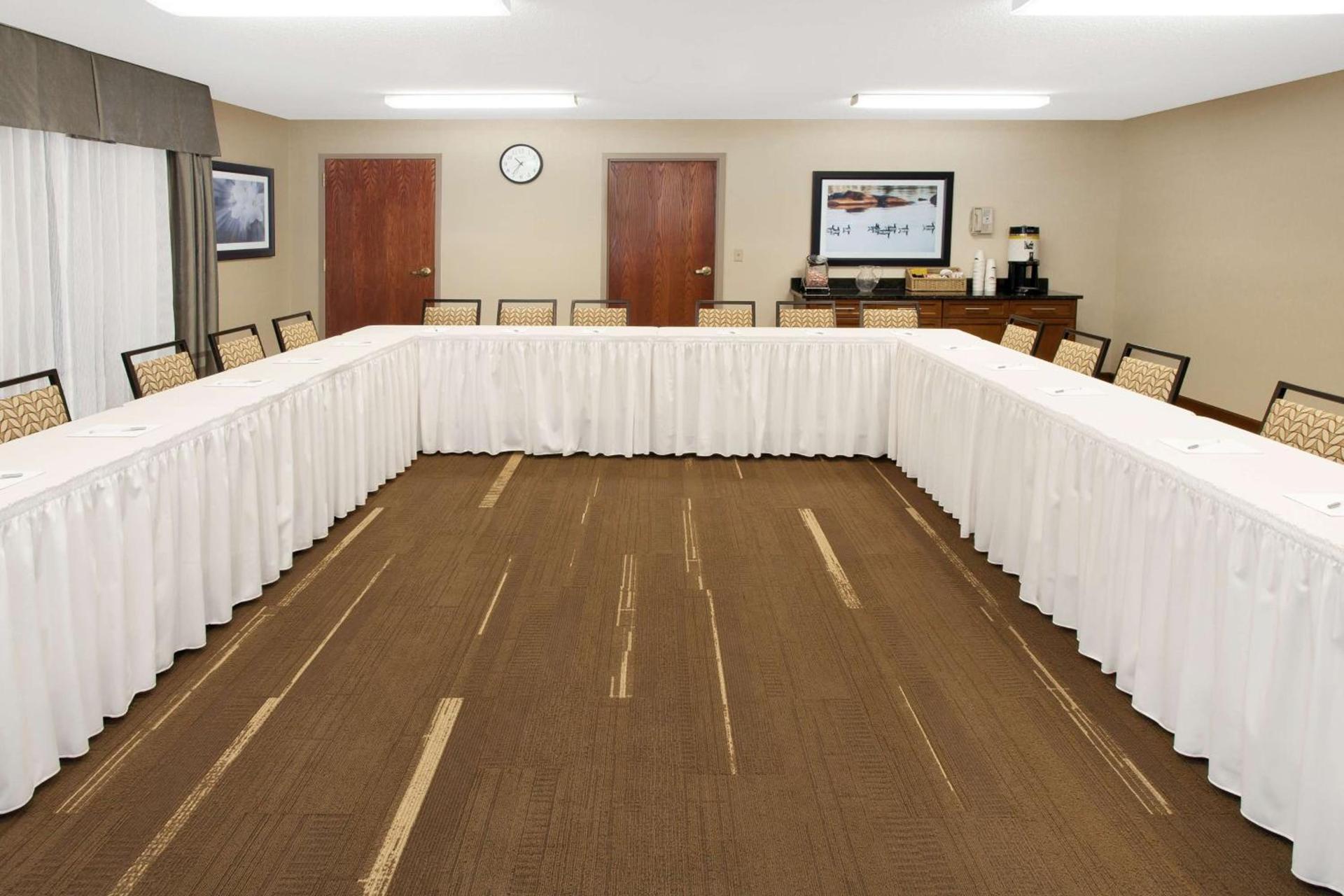 Hampton Inn Birch Run photo 33
