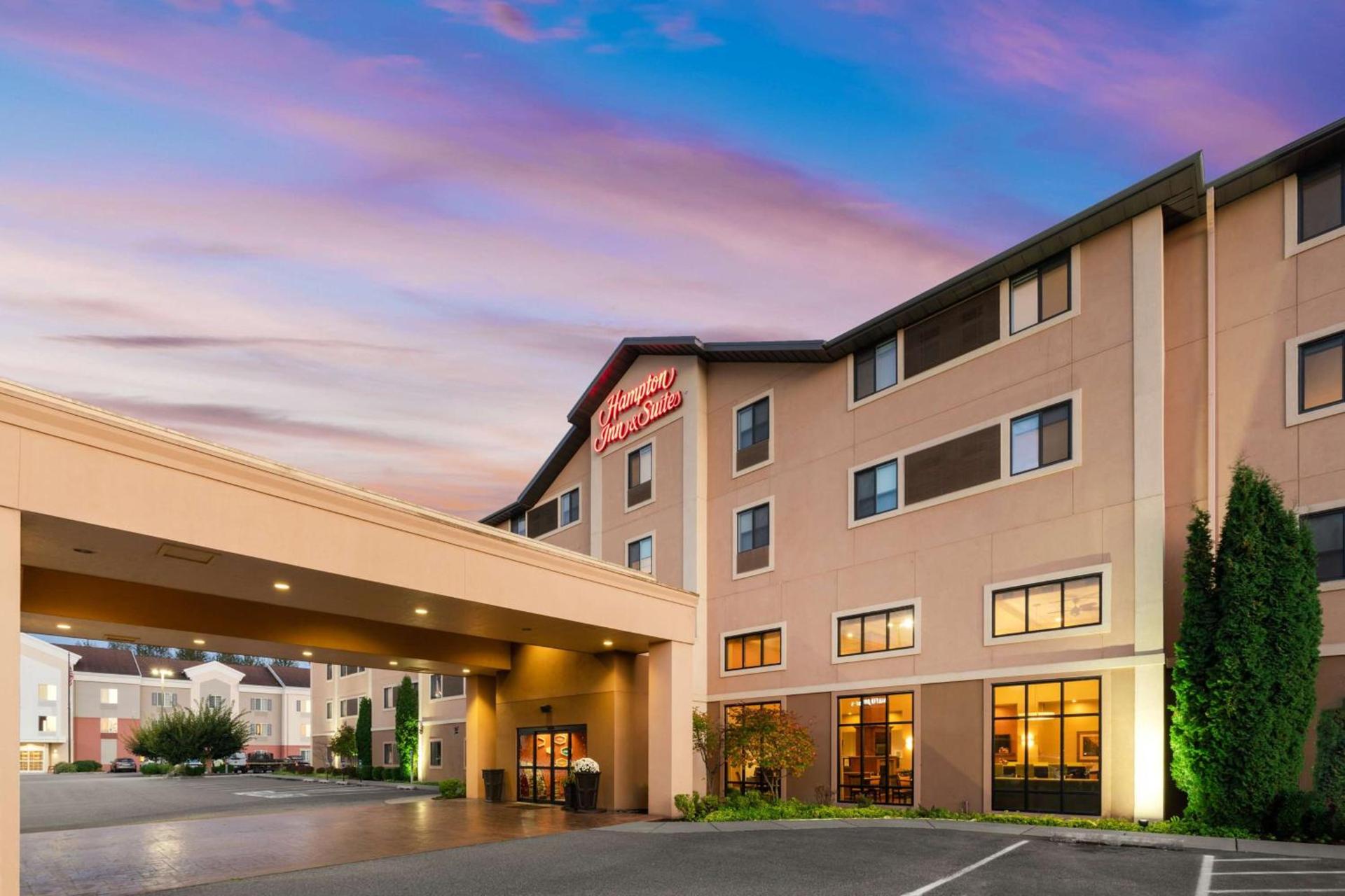 Hampton Inn & Suites Burlington photo 3