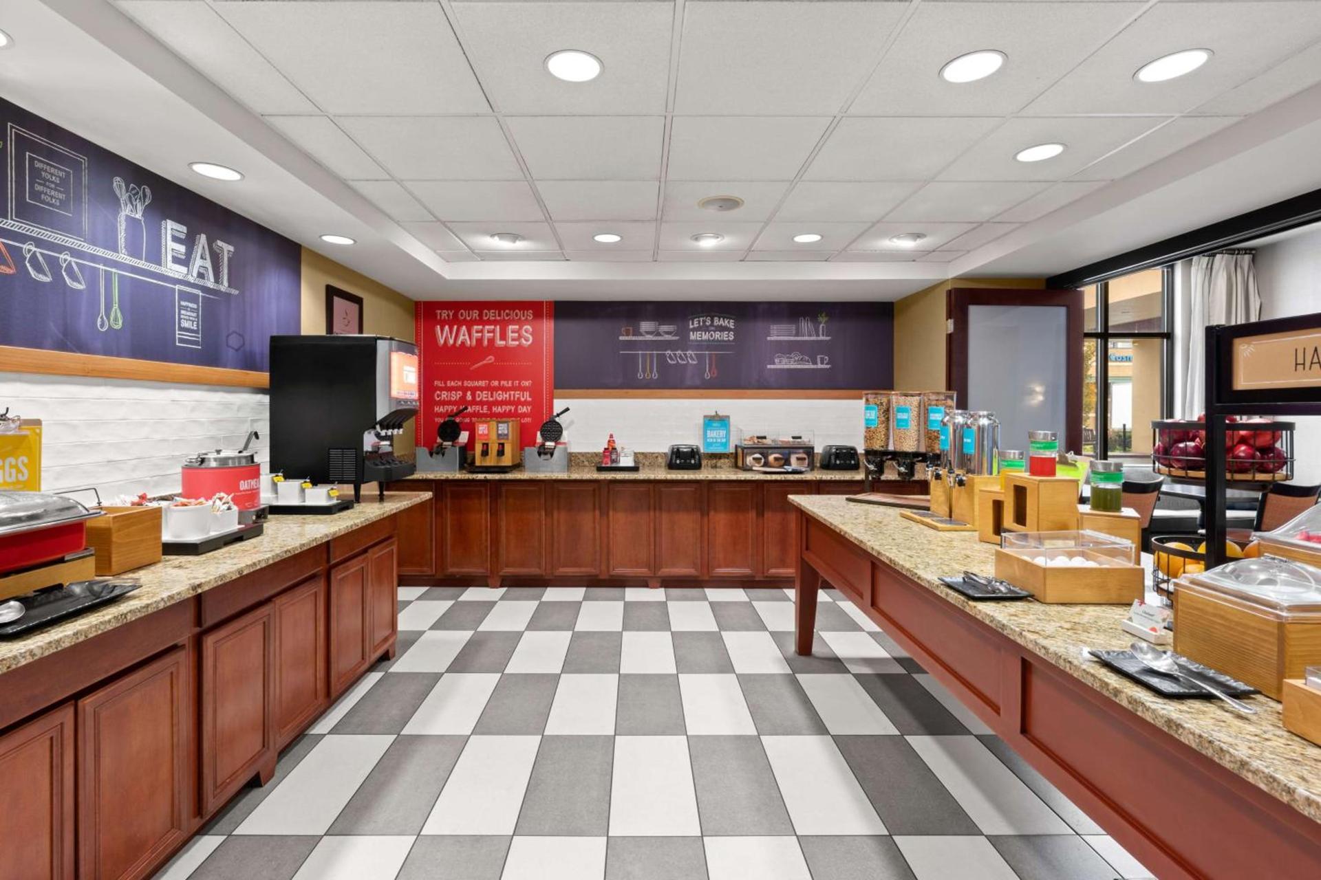 Hampton Inn & Suites Burlington photo 9