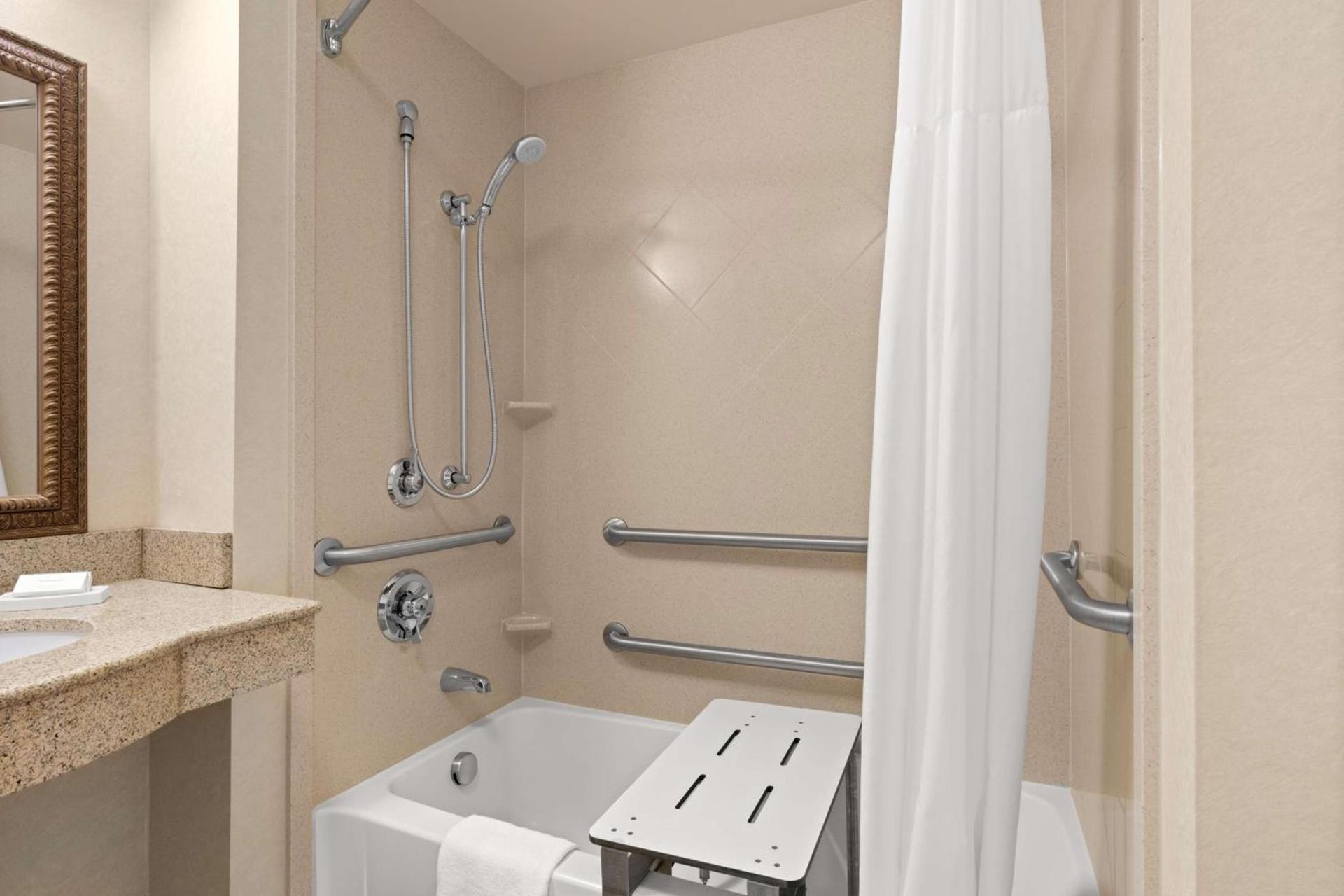 Hampton Inn & Suites Burlington photo 17